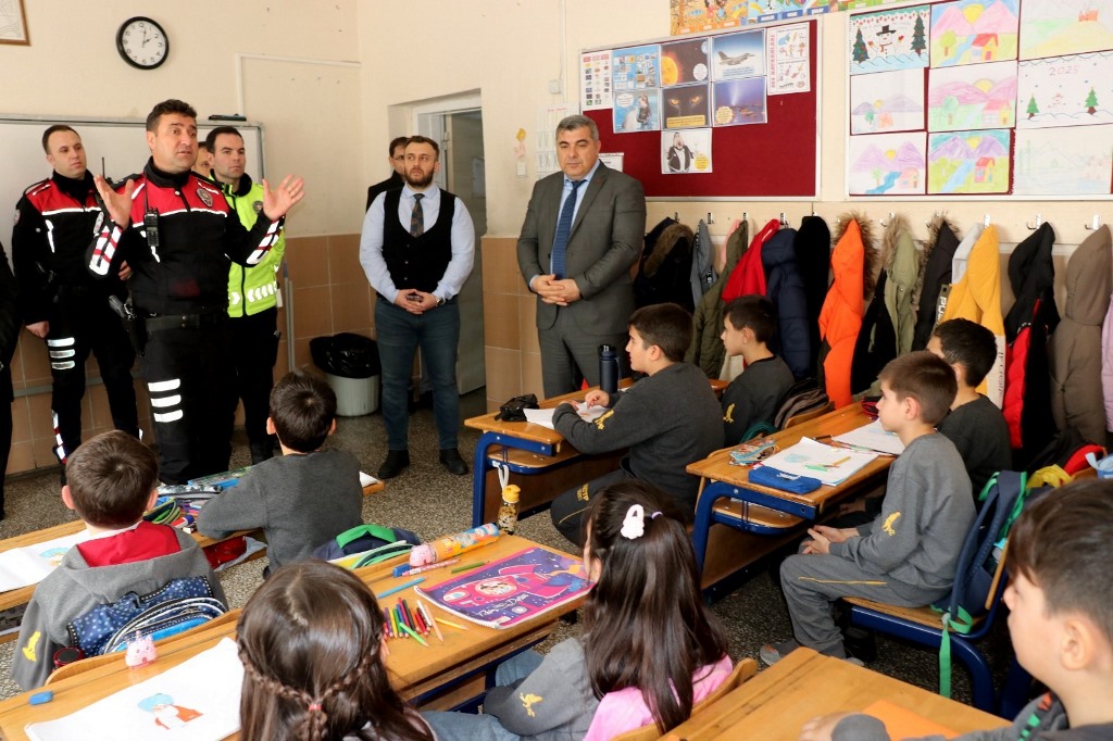 POLİS VE GAZİLERDEN EN ANLAMLI DERS