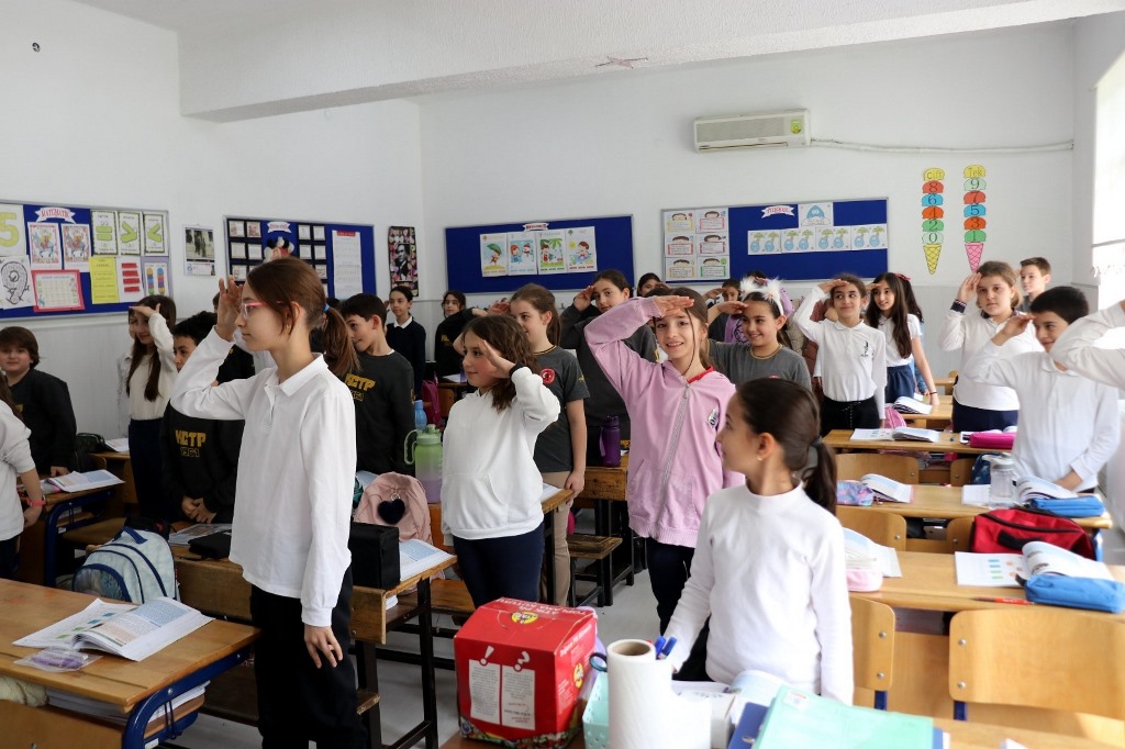 POLİS VE GAZİLERDEN EN ANLAMLI DERS