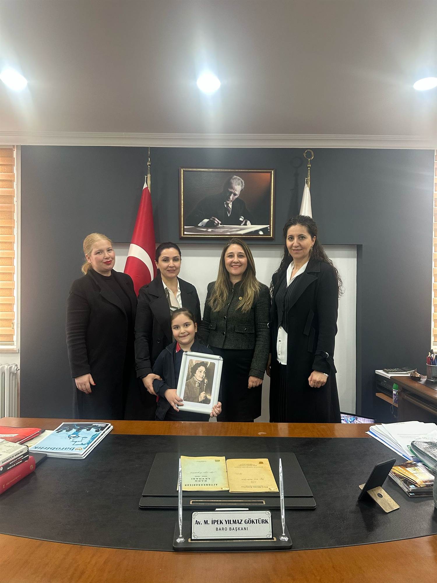 GİRNE KOLEJİ’NDEN BARO BAŞKANI  GÖKTÜRK’E 8 MART ZİYARETİ