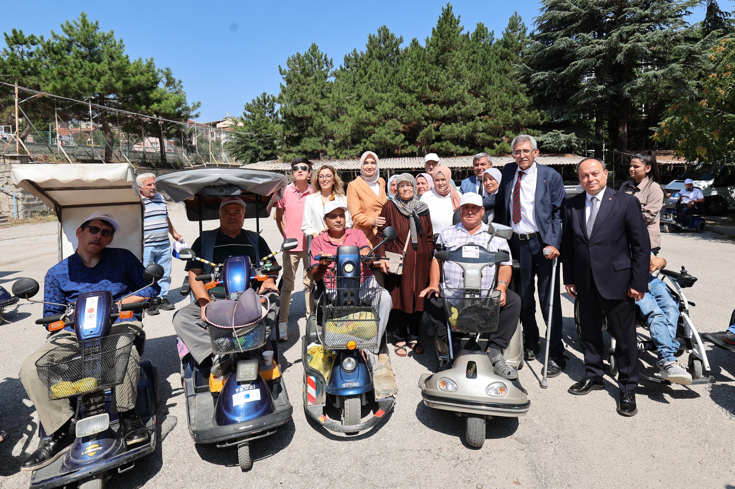 Devletin Merhametini ve Şefkatini Kadın Yönetici Olarak Herkese Gösteriyor
