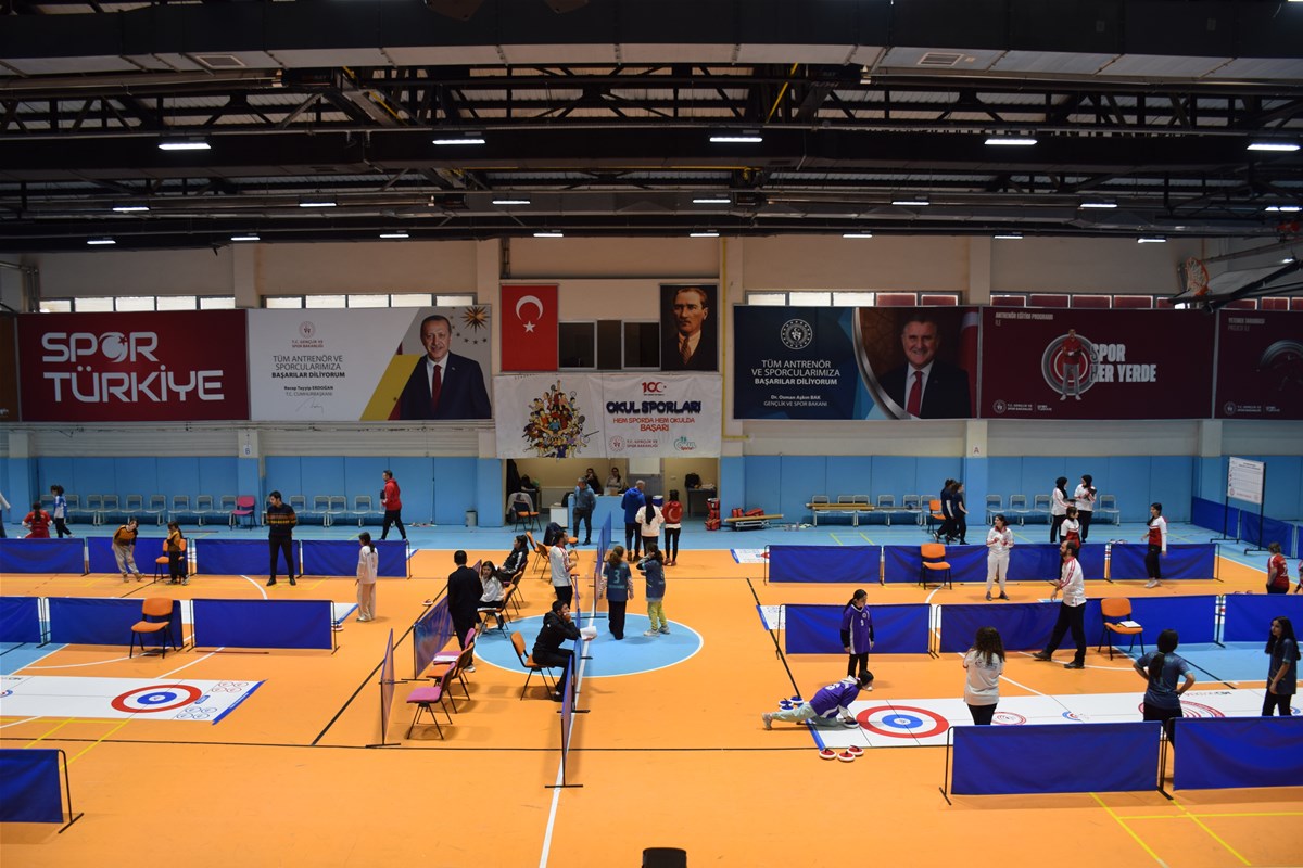 Çiğiltepe Spor Salonu’nda Okul Sporları Curling Müsabakaları Tamamlandı