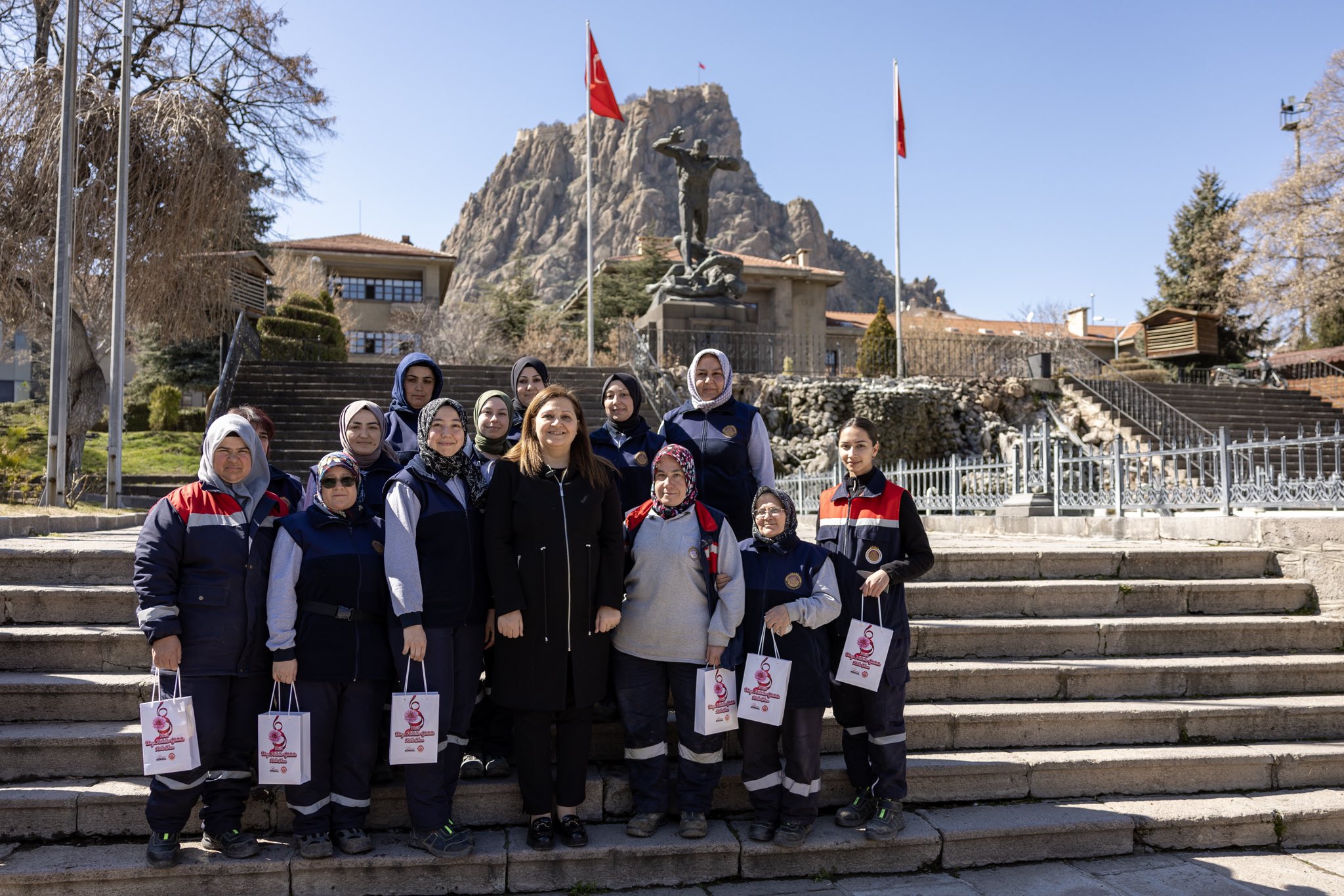 Başkan Köksal, Belediyede Çalışan Kadınlarla Buluştu: "Kadın İsterse Her Şeyi Yapar!"