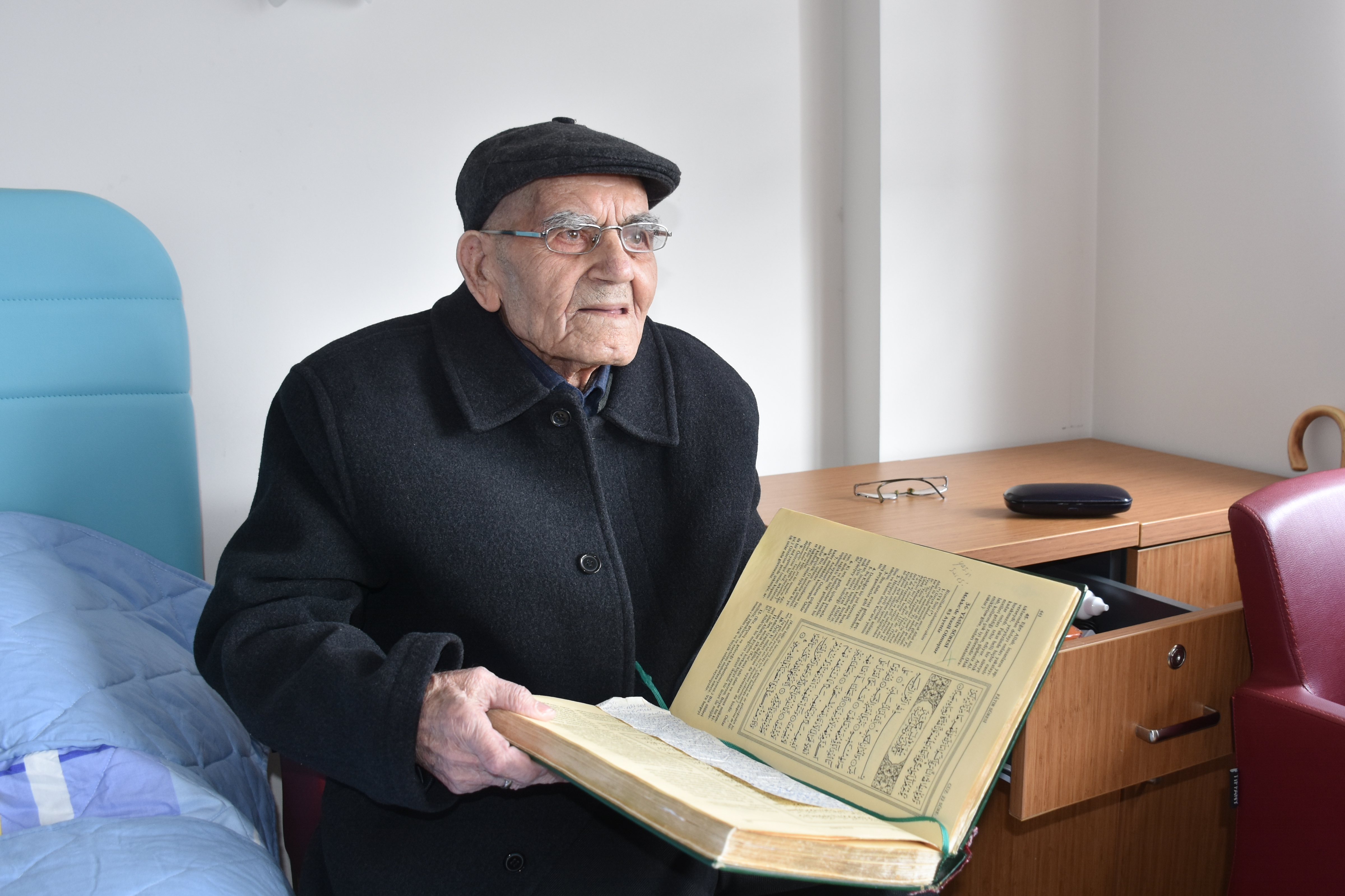 Huzurevinin 67 Yıllık Evli Çifti, Birbirlerine Olan Sevgileriyle Örnek Gösteriliyor