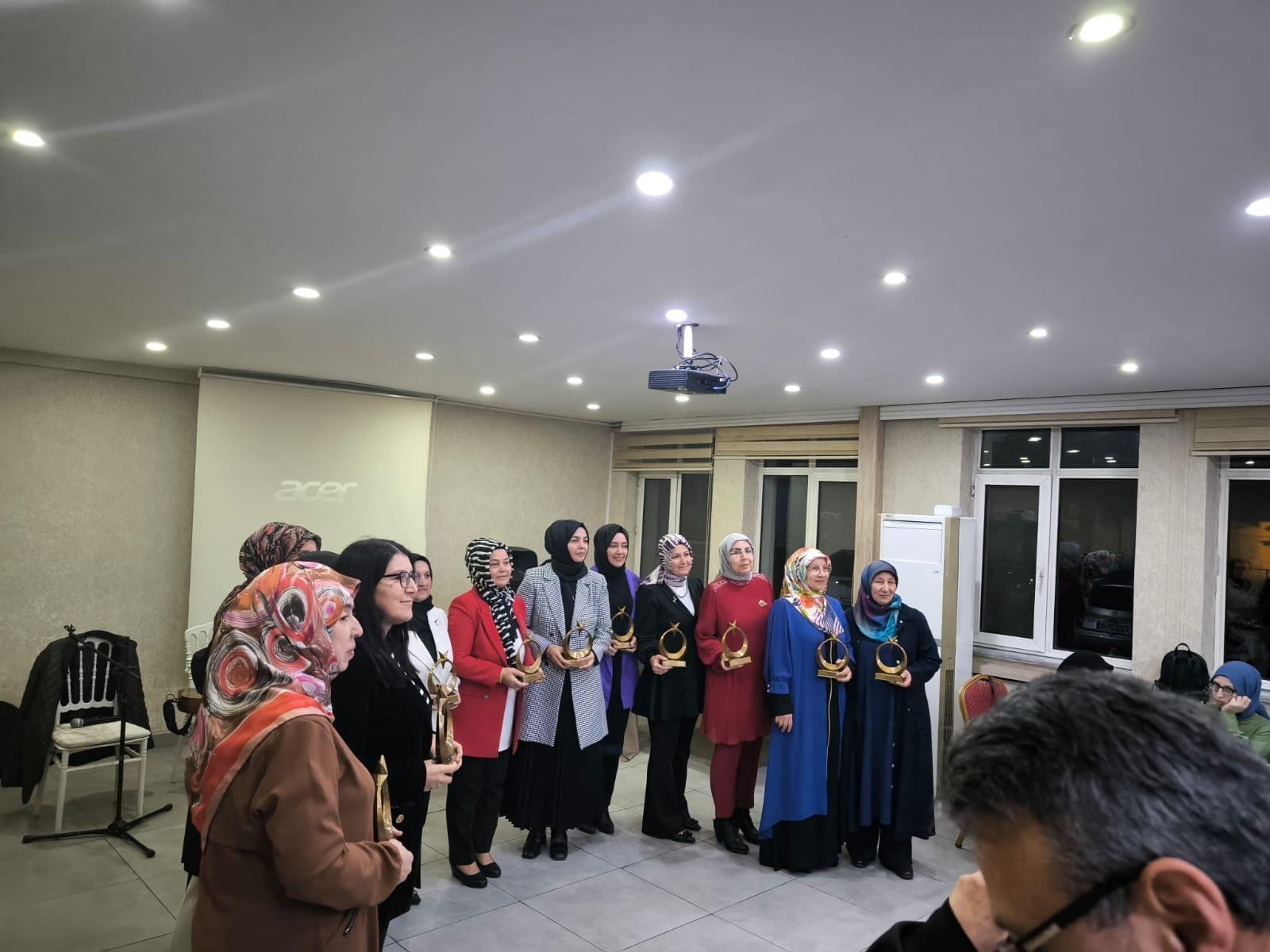 TDV Kadın Kolları, Karahisar Kadın Platformu’nun İftar Programına Katıldı