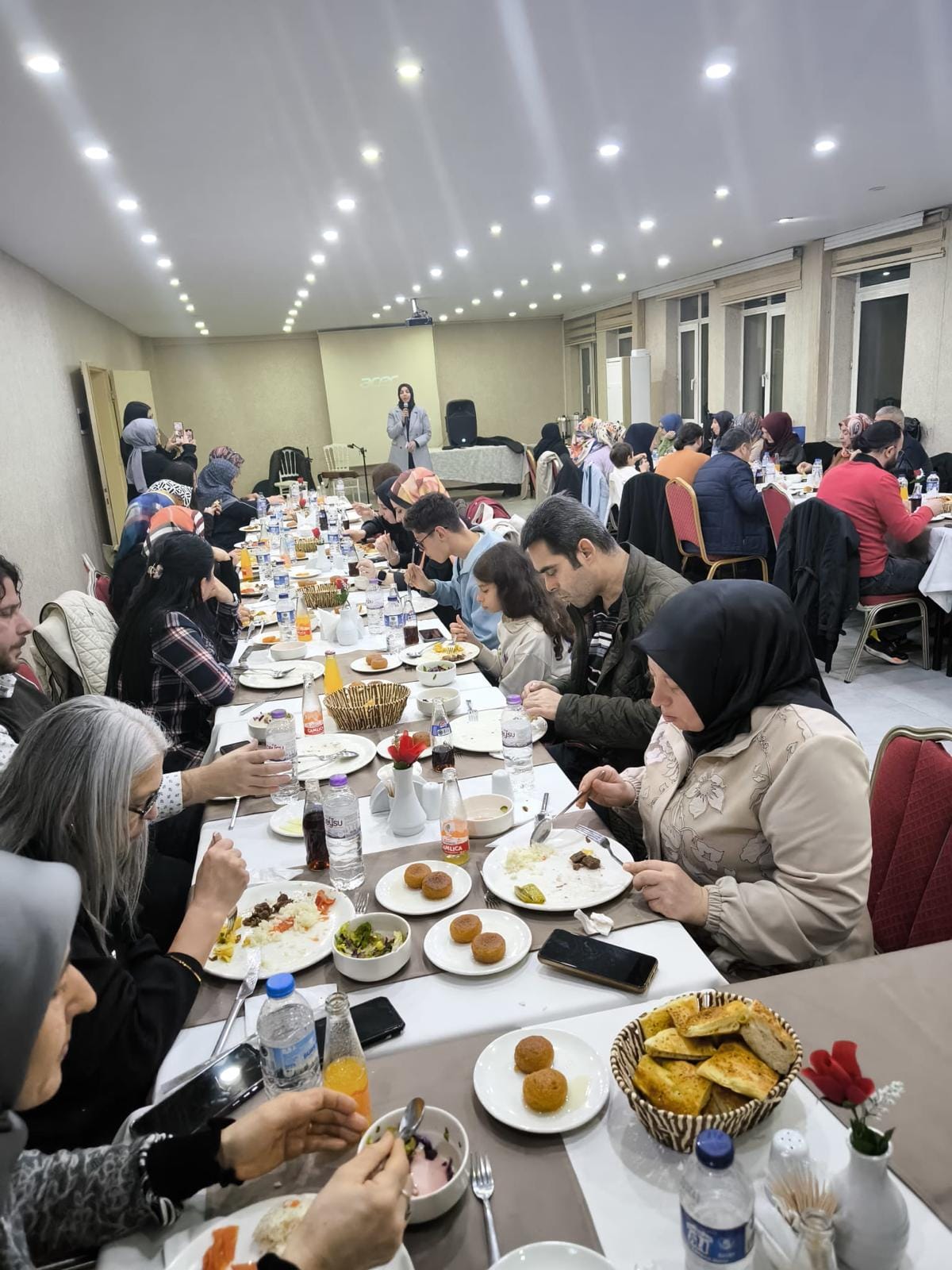 TDV Kadın Kolları, Karahisar Kadın Platformu’nun İftar Programına Katıldı