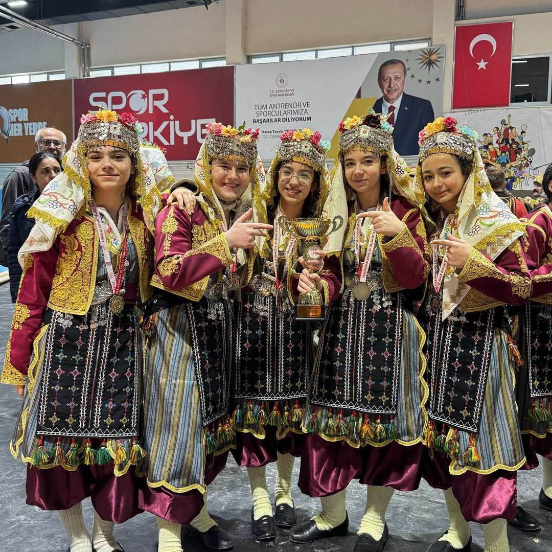 NEZİHA ARSLAN OKULLARI 2 ŞAMPİYONLUK KAZANDI