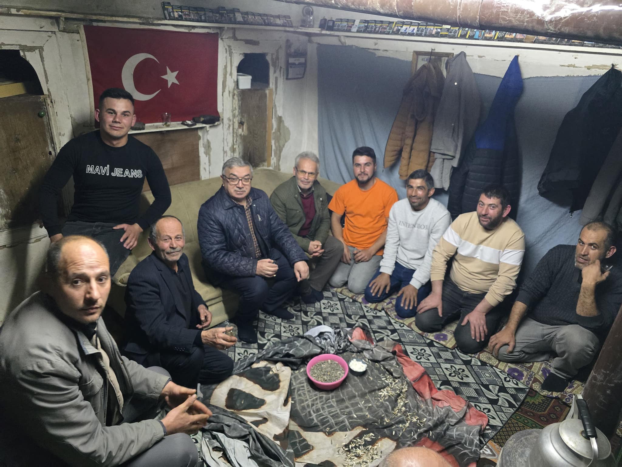 BAŞKAN ÖZAŞKIN  HEM SAHADA HEM GÖNÜLLERDE
