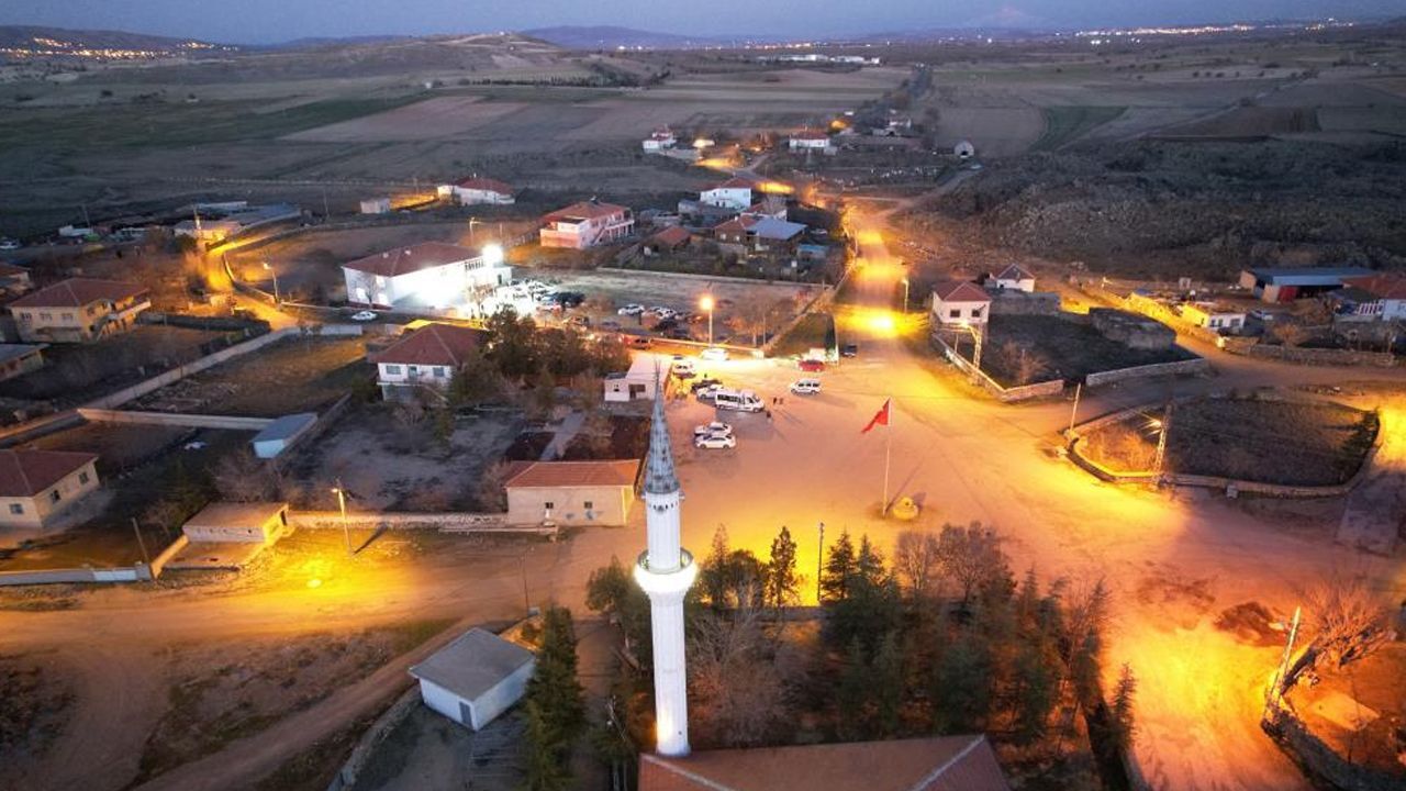 Bu Köyde İftar Vakti Evde Yemek Pişirmek Yasaklandı