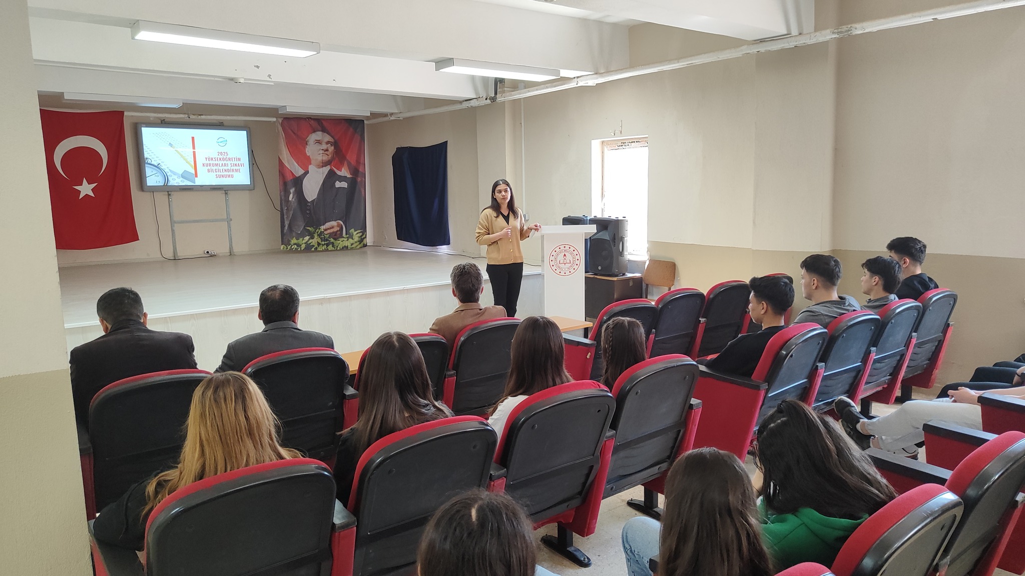 Müdür Filiz, YKS Bilgilendirme Seminerinde Öğrencilerle Buluştu