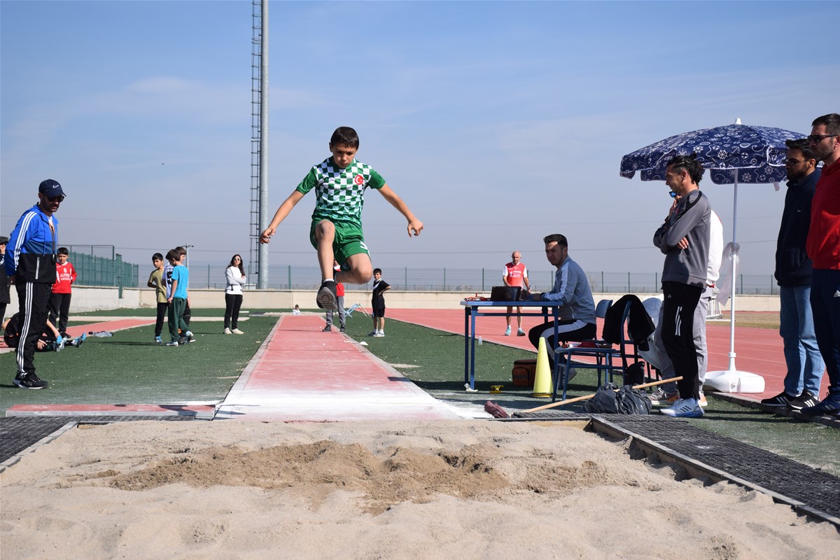 Okul Sporları Atletizm Müsabakaları Sona Erdi