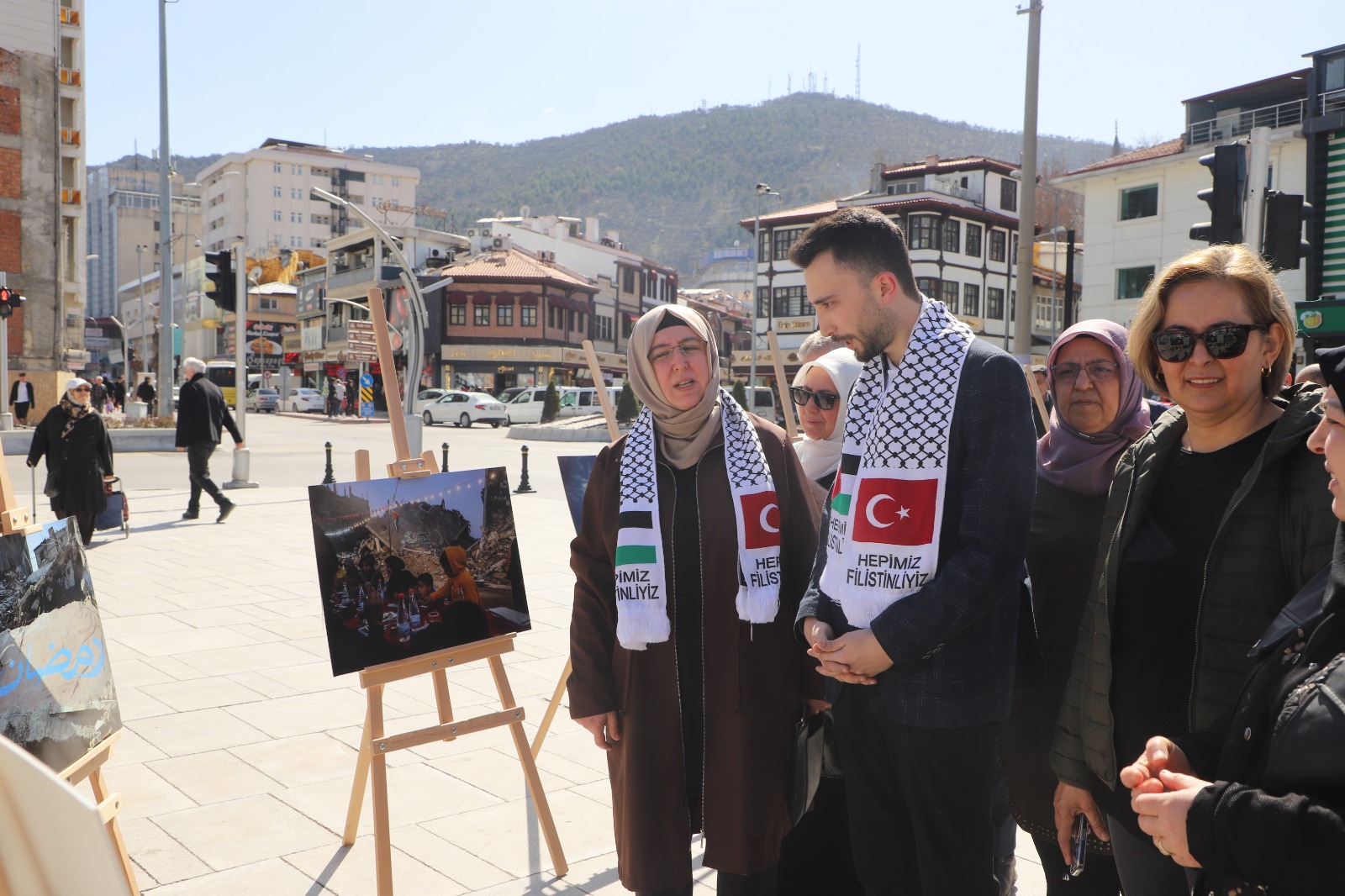 AK Gençlik’ten Gazze'ye Destek Sergisi