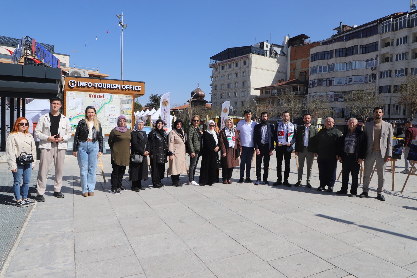 AK Gençlik’ten Gazze'ye Destek Sergisi