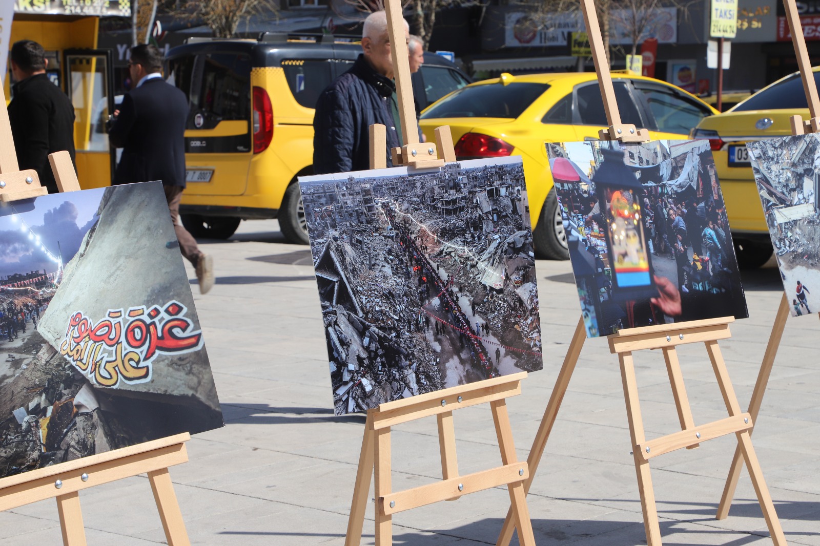 AK Gençlik’ten Gazze'ye Destek Sergisi
