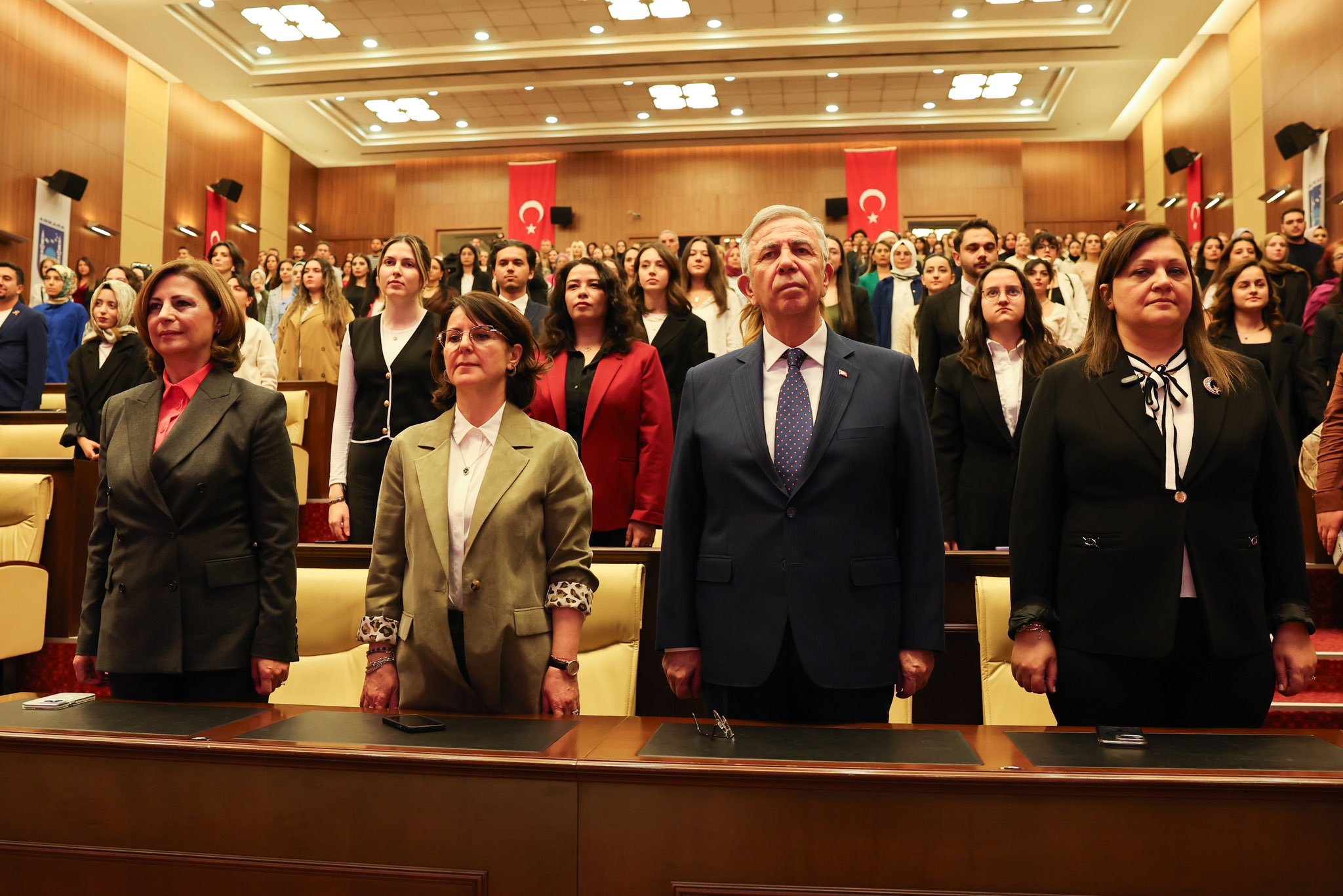"Herkese Eşit Hizmet Getirmek İçin Kollarımı Sıvadım"