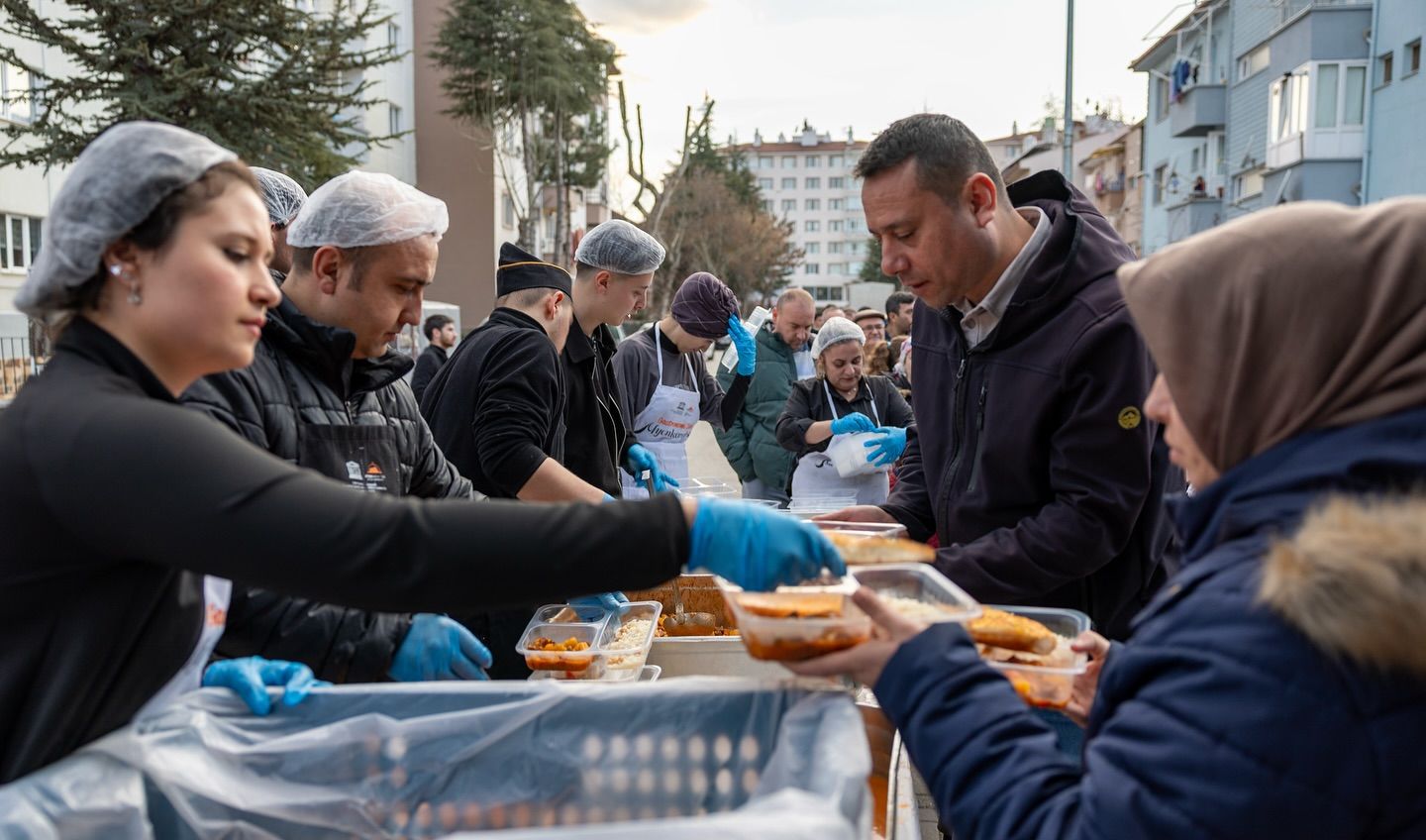 Afyonkarahisar Belediyesi Dayanışmayı Büyütüyor: Birlik ve Beraberlikle Dolu Bir Hafta Geride Kaldı...