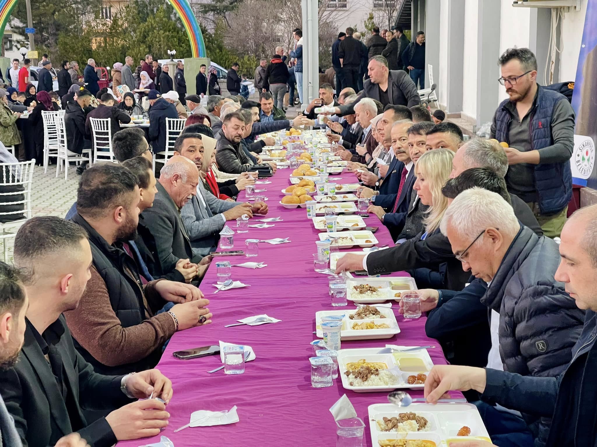 Milletvekili Taytak, Sinanpaşa'da Vatandaşlarla Buluştu