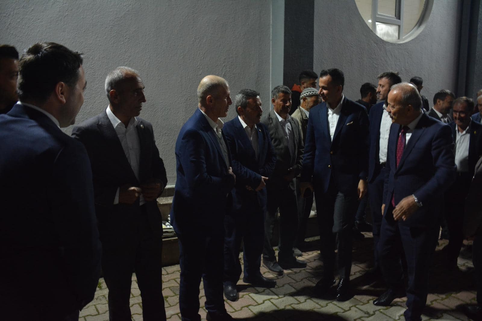 Milletvekili Taytak, Sinanpaşa'da Vatandaşlarla Buluştu