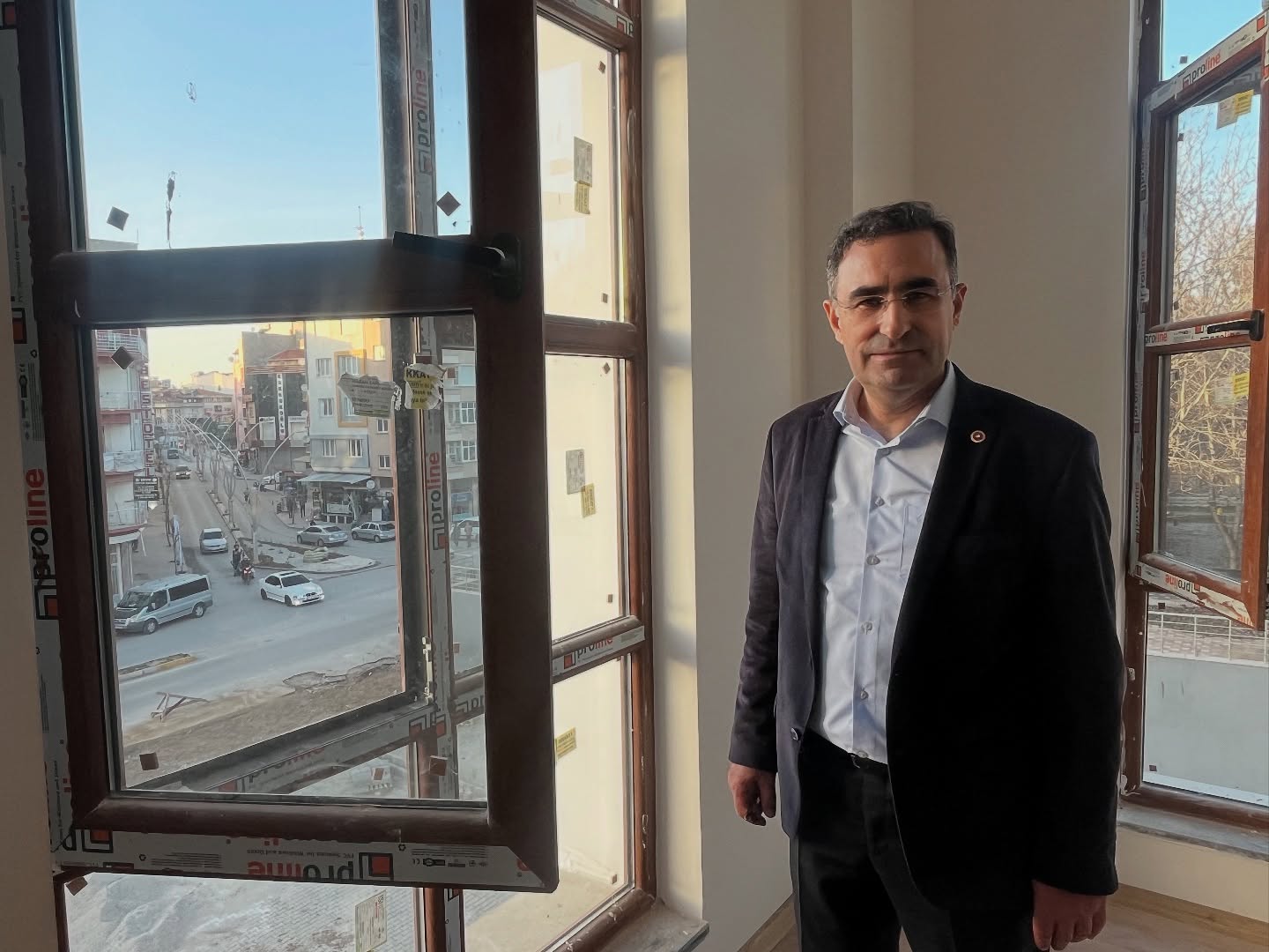 SANDIKLI HALKI VEKİL ARSLAN’A GÜVENDİ  ŞİMDİ İSE İLÇE HAK ETTİĞİ YATIRIMLARA KAVUŞUYOR