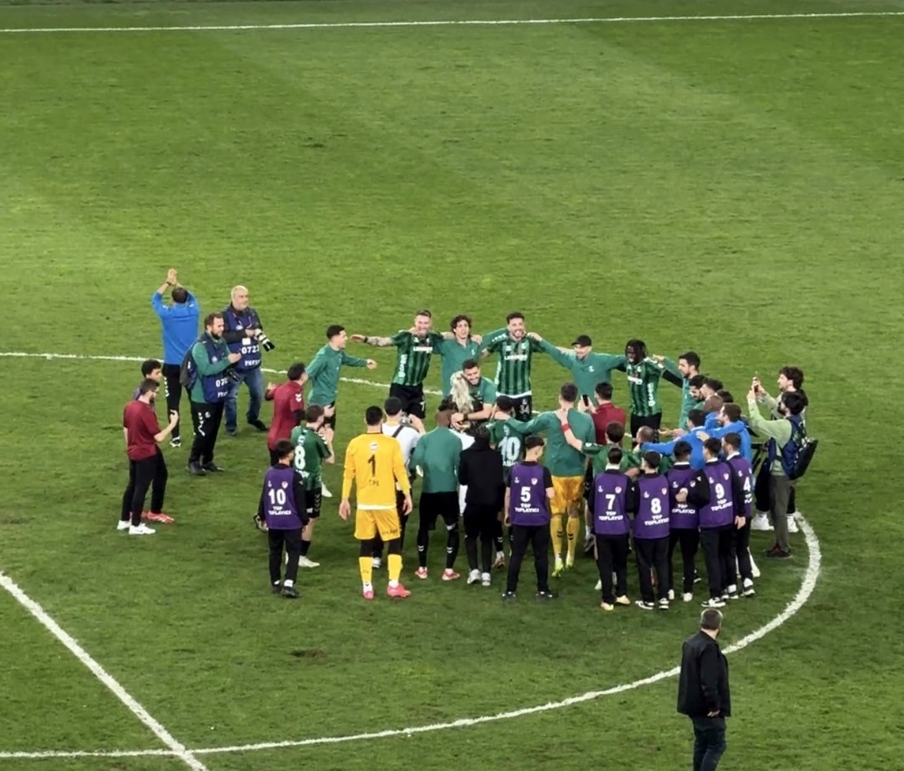 Sakaryaspor - Yeni Malatyaspor Maçının Ardından Sahada Sürpriz Teklif
