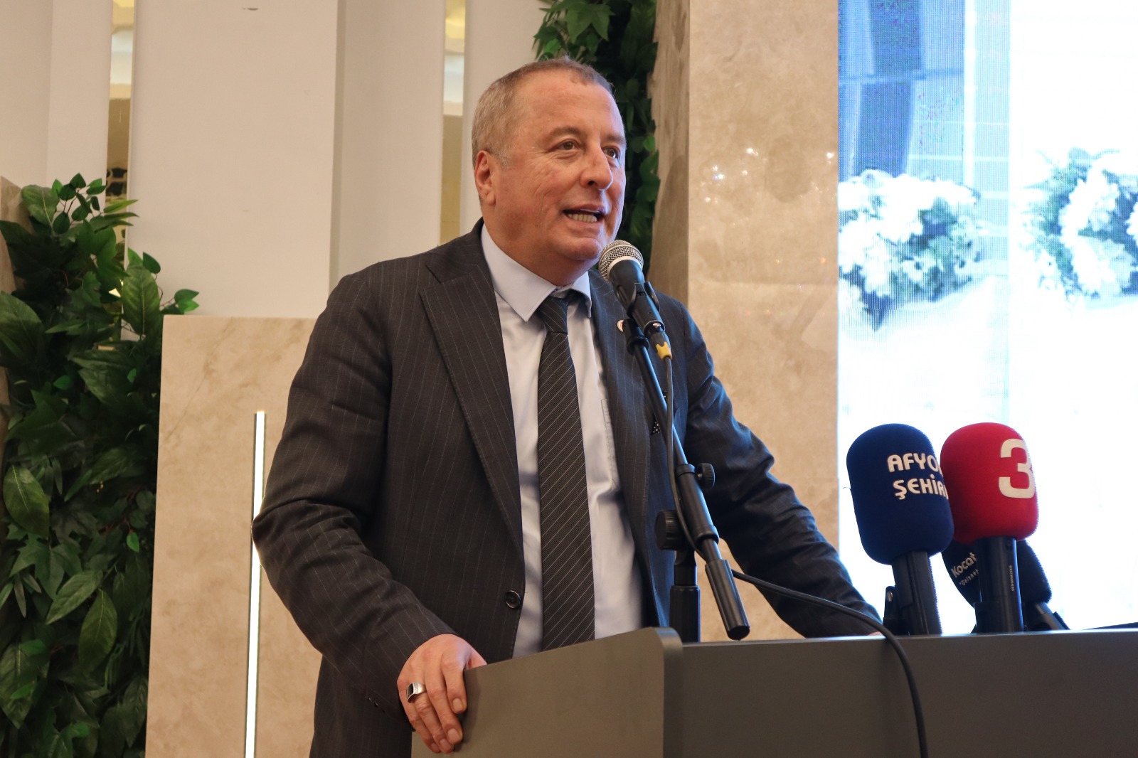 İYİ PARTİ İFTAR PROGRAMINDA BİR ARAYA GELDİ