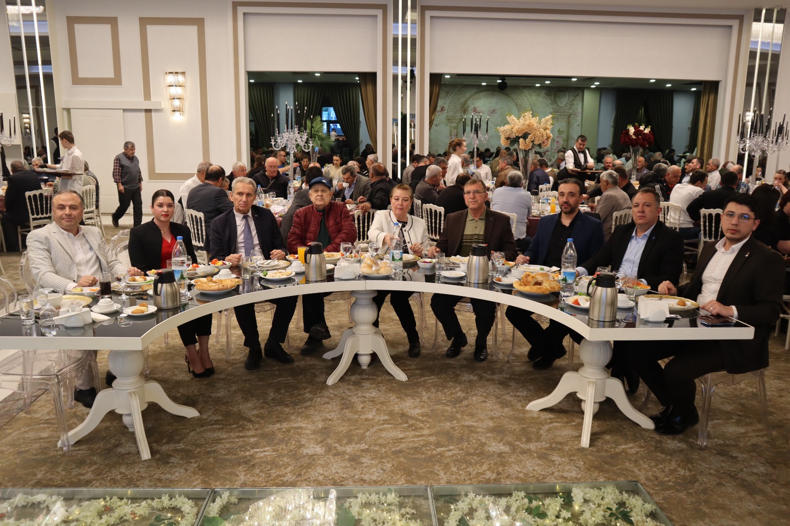İYİ PARTİ İFTAR PROGRAMINDA BİR ARAYA GELDİ