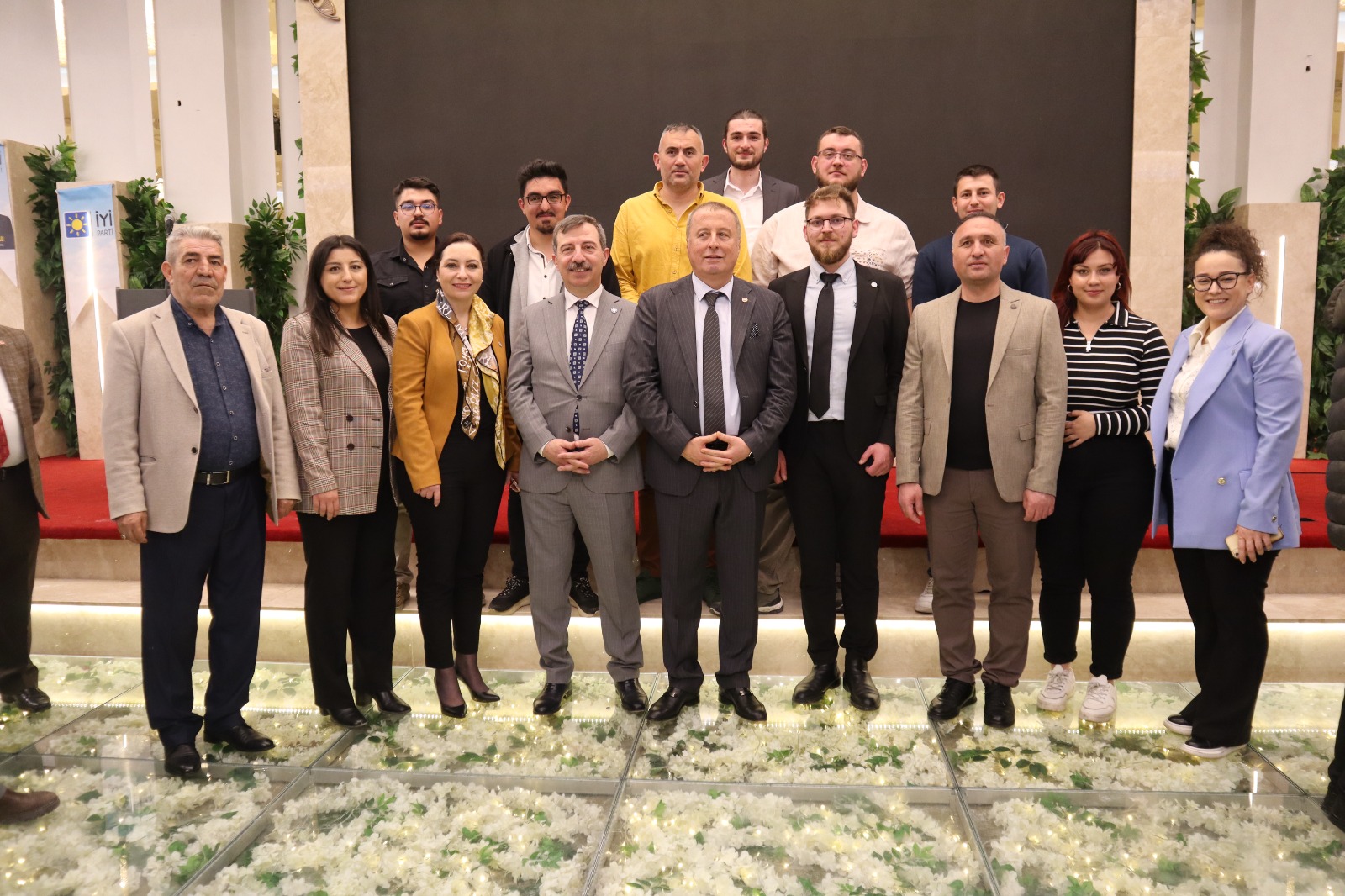 İYİ PARTİ İFTAR PROGRAMINDA BİR ARAYA GELDİ