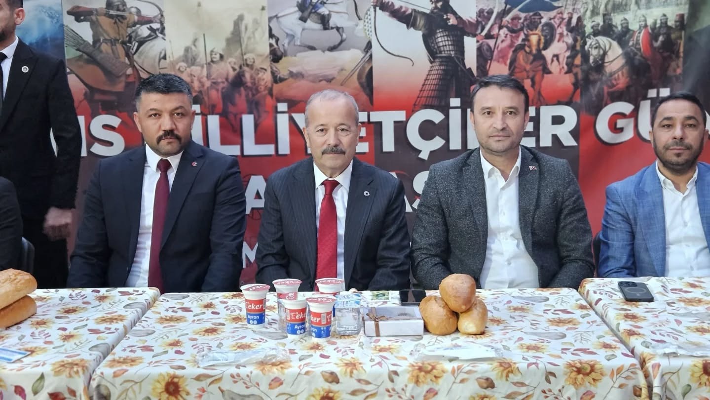 Milletvekili Taytak ve Ülkü Ocakları Başkanlığı iftarda buluştu