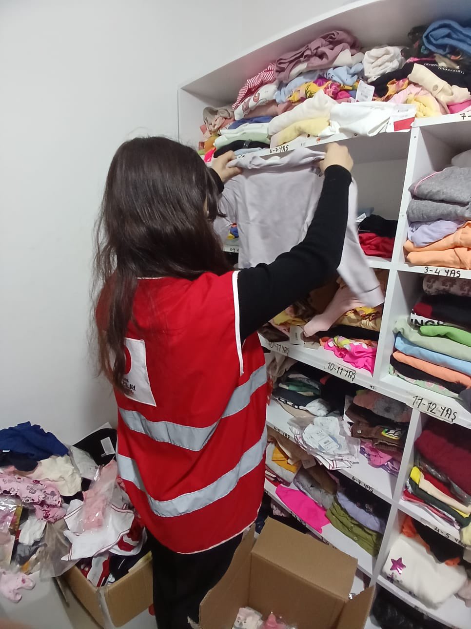 TÜRK KIZILAY AFYONKARAHİSAR  YARDIMLAŞMA İLE GÖNÜLLERE DOKUNUYOR