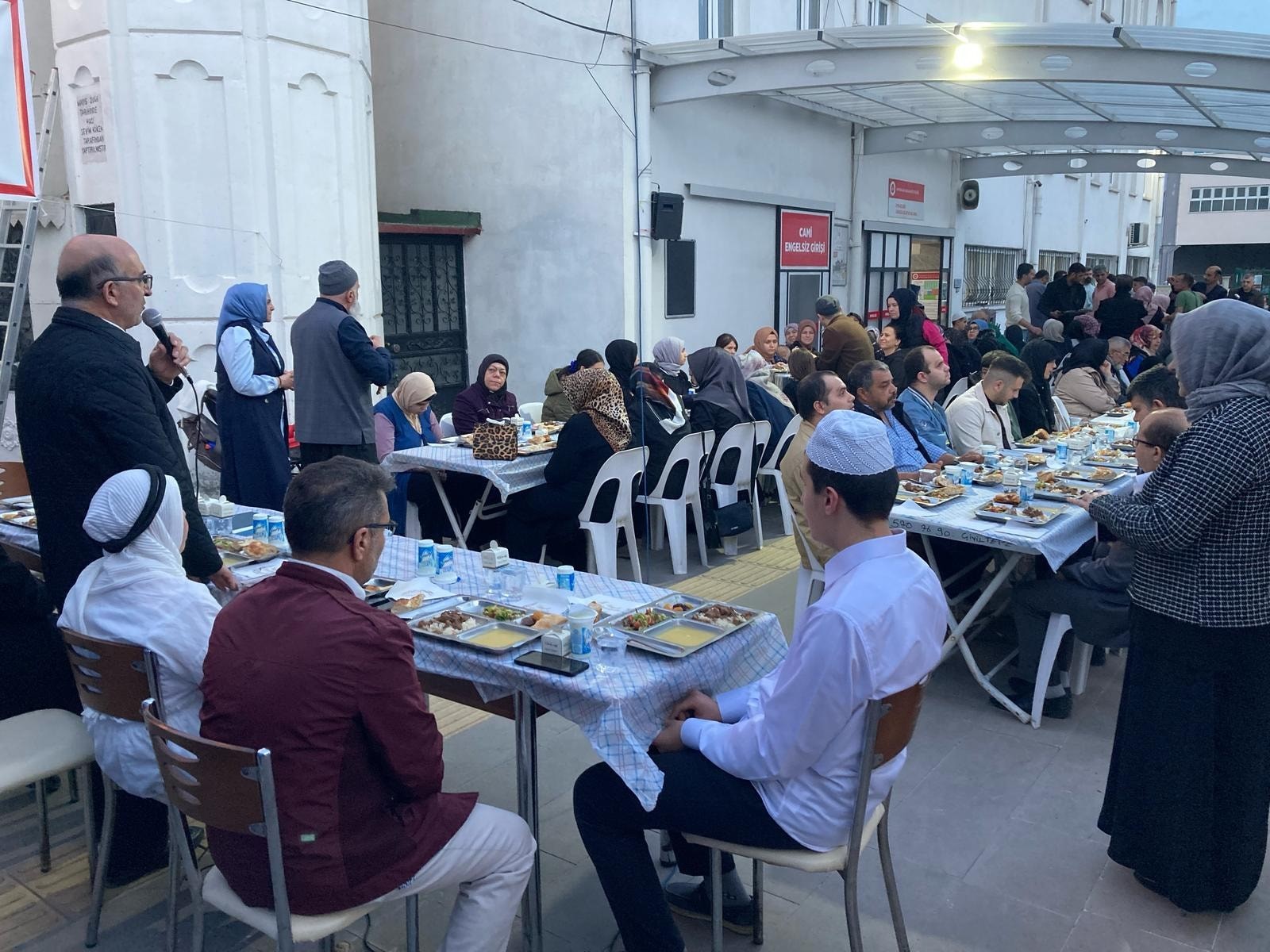 Kur’an Kursu öğrencileri İftarda buluştu