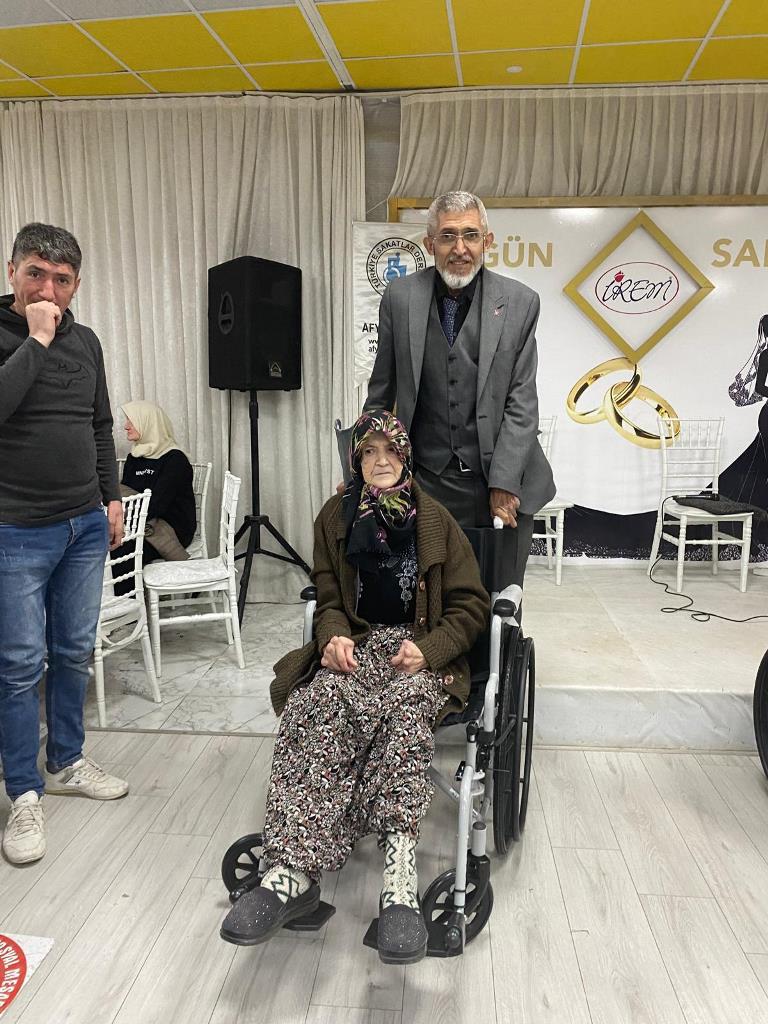 TÜRKİYE SAKATLAR DERNEĞİ ÜYELERİYLE BİR ARAYA GELDİ