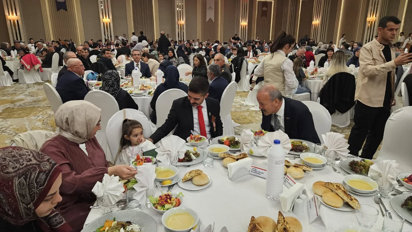 Vali Yiğitbaşı, Şehit ve Gazi Aileleriyle İftar Programında Buluştu