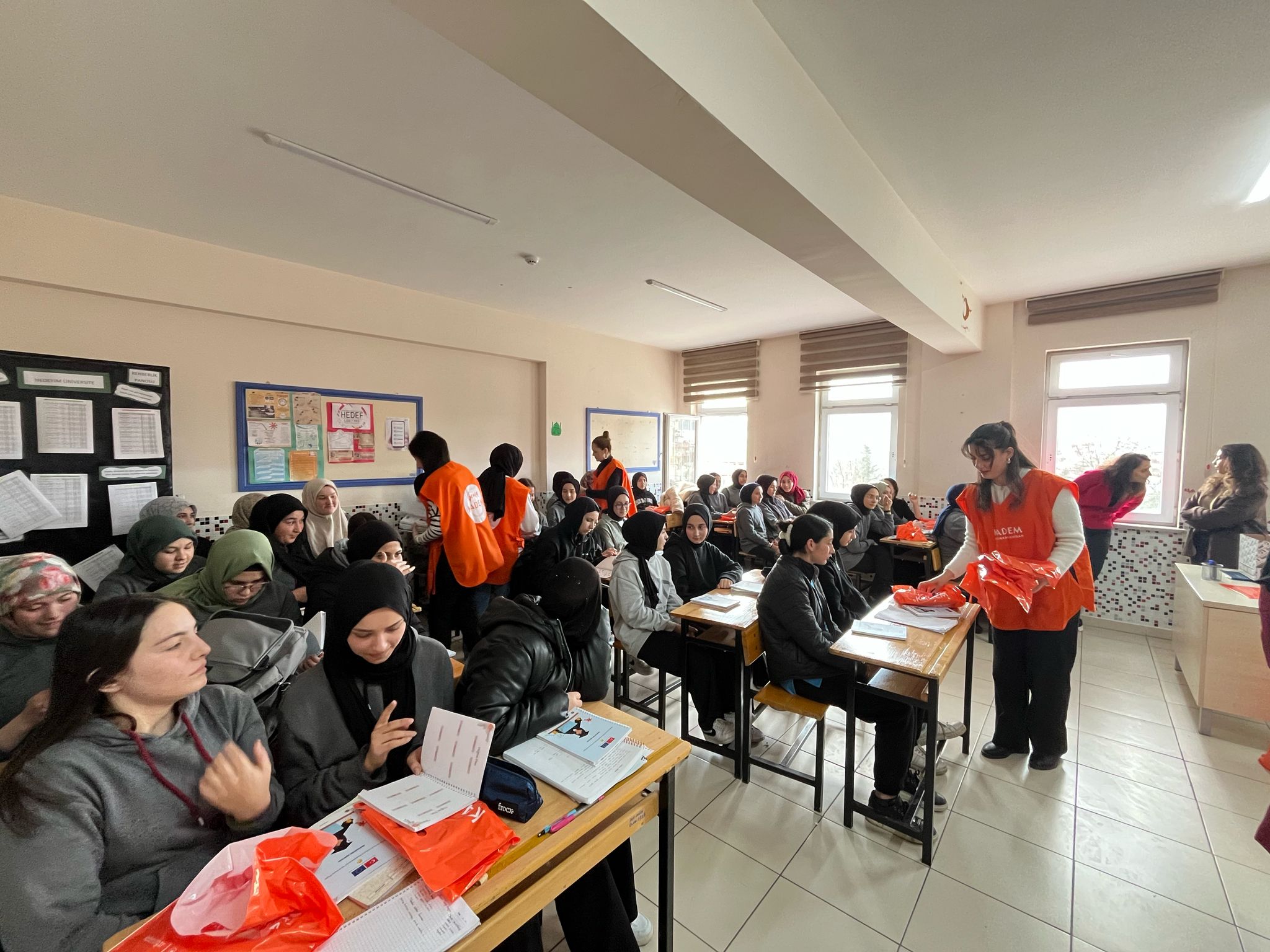 KADEM’den Öğrencilere Kariyer Rehberliği: Meslek Tanıtımı ve Deneyim Paylaşımı Etkinliği Gerçekleştirildi