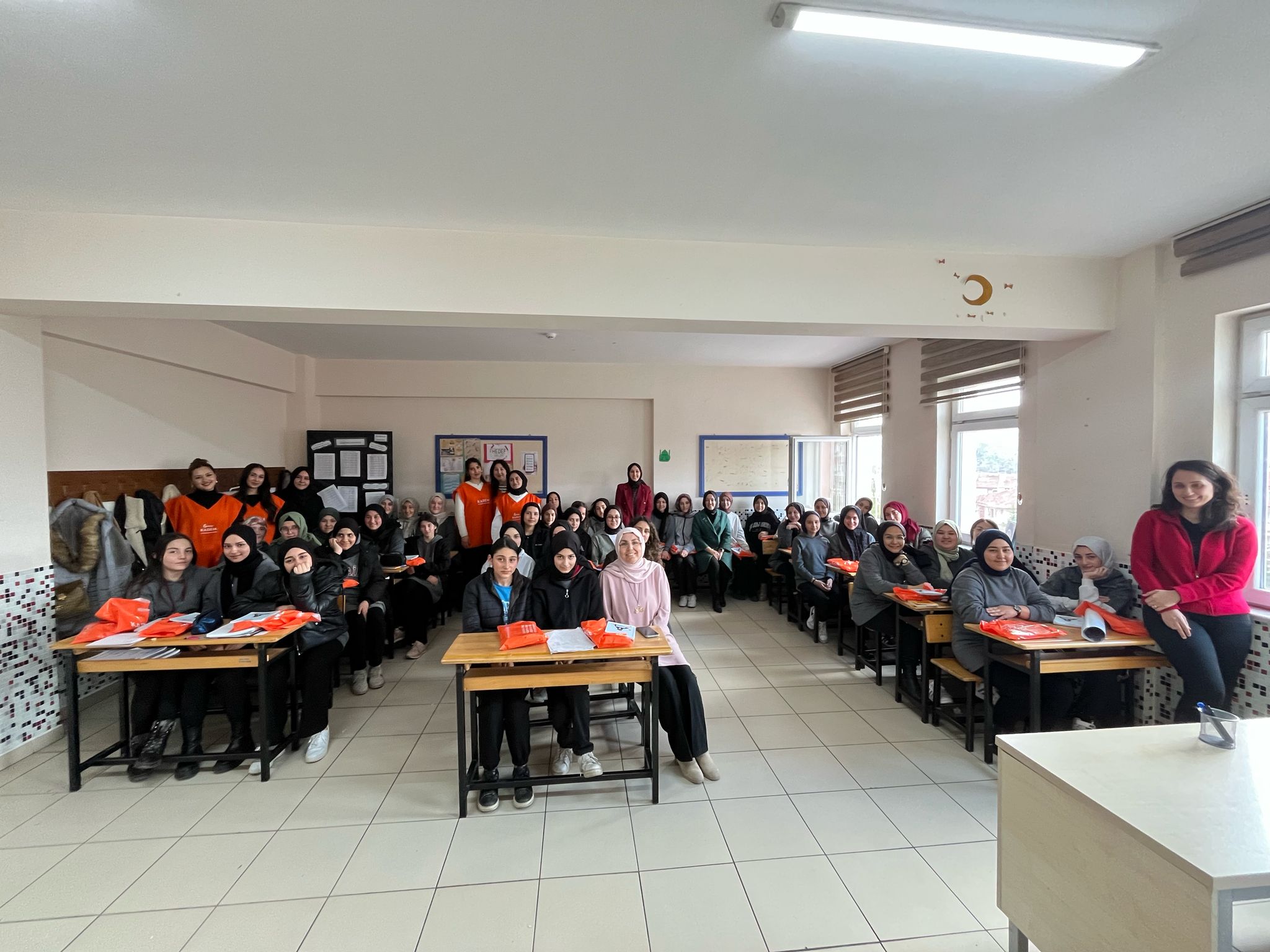KADEM’den Öğrencilere Kariyer Rehberliği: Meslek Tanıtımı ve Deneyim Paylaşımı Etkinliği Gerçekleştirildi