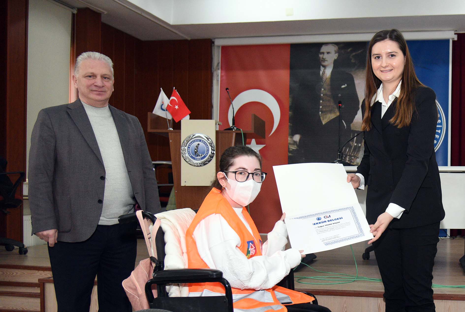 AKÜ'DE "STK'DA KARİYER: LÖSEV" KONULU SÖYLEŞİ DÜZENLENDİ