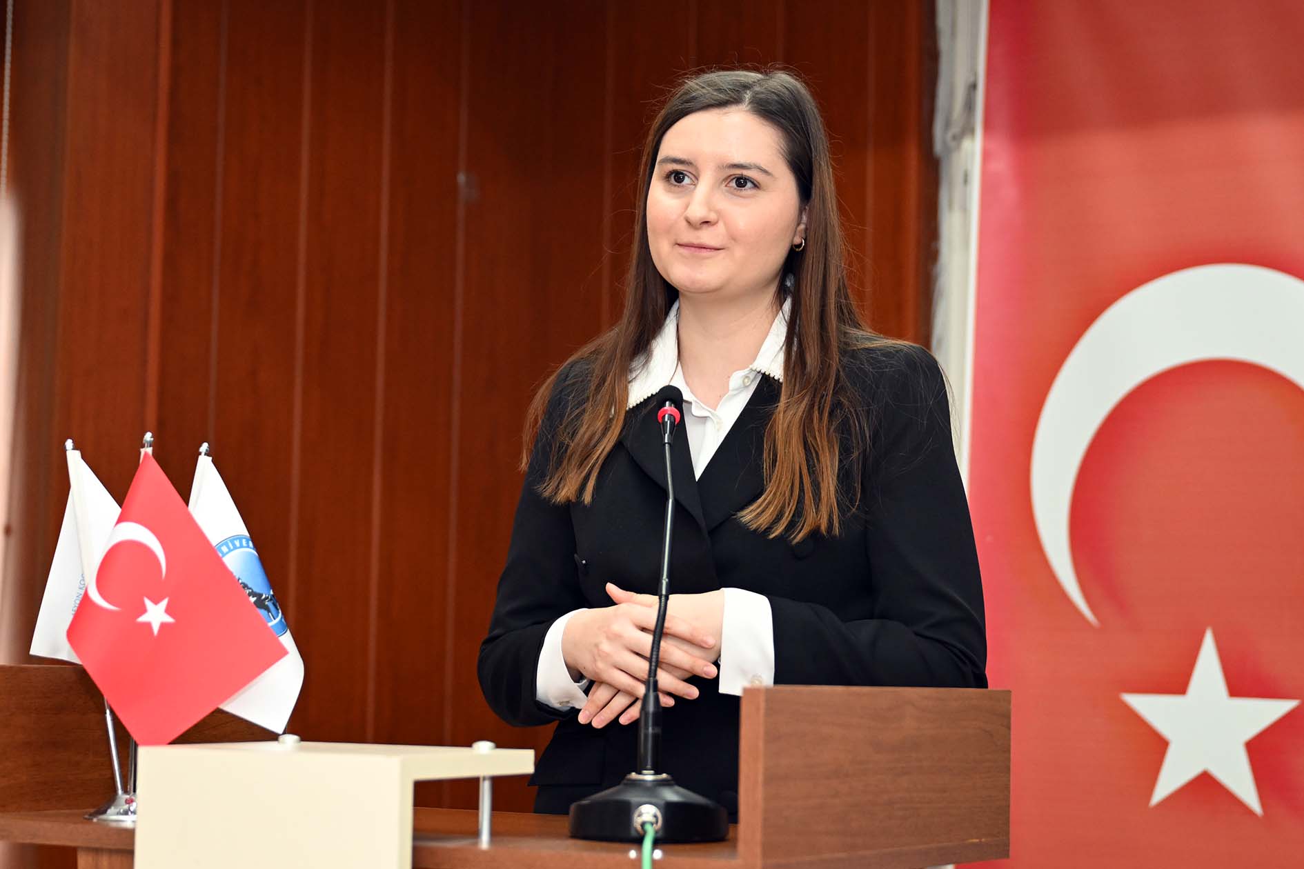 AKÜ'DE "STK'DA KARİYER: LÖSEV" KONULU SÖYLEŞİ DÜZENLENDİ