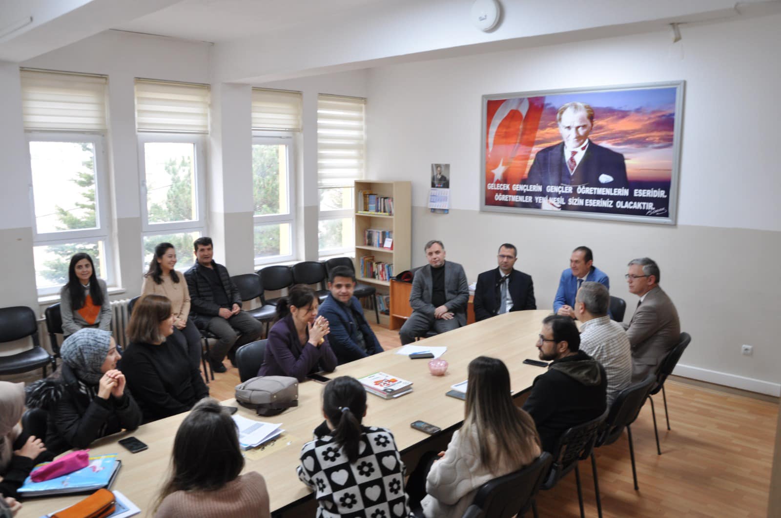Müdür Eroğlu'nun, 2. Dönem Okul Ziyaretleri Sürüyor
