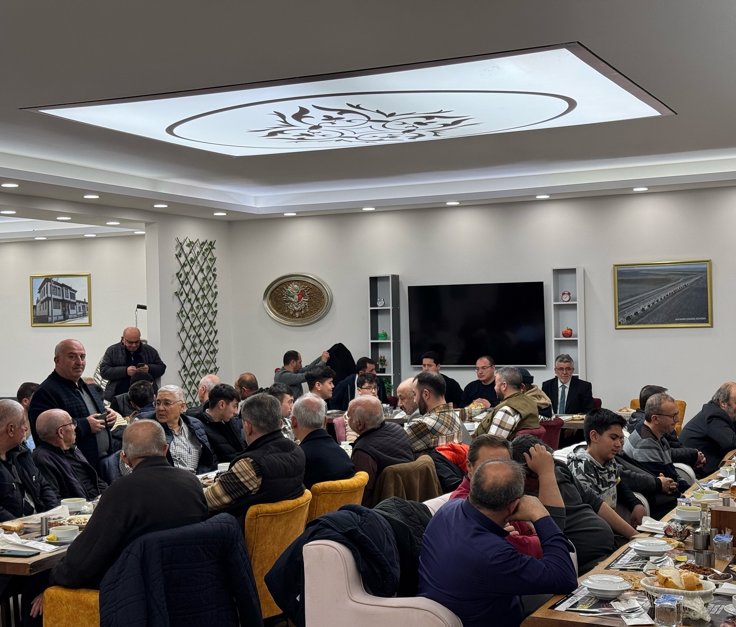 Bolvadin Belediye Başkanı Aynacı, Şoförlerle İftarda Bir Araya Geldi
