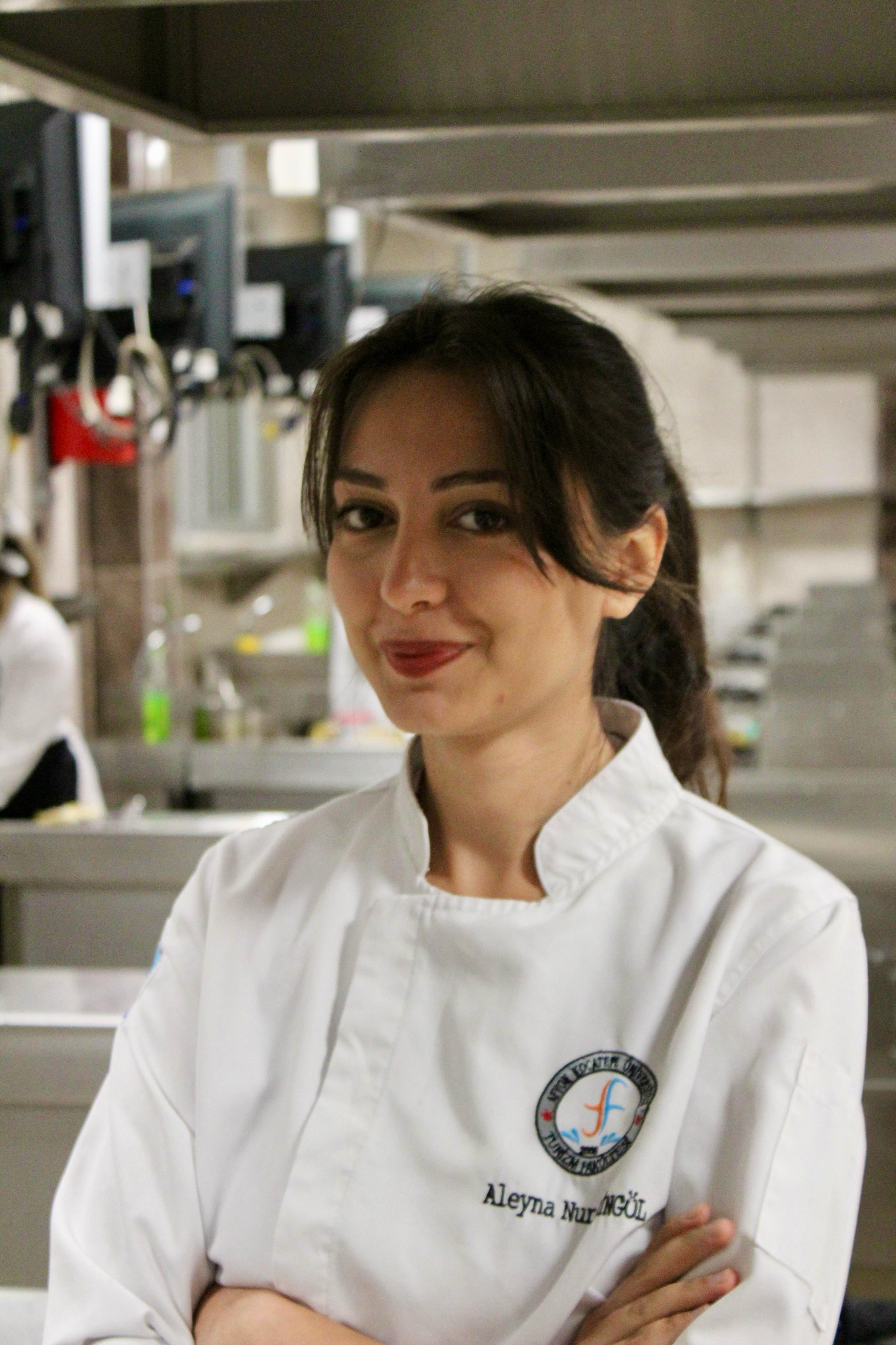 AKÜ GASTRONOMİ ÖĞRENCİSİ BİNGÜL, TÜRKİYE BİRİNCİSİ OLDU