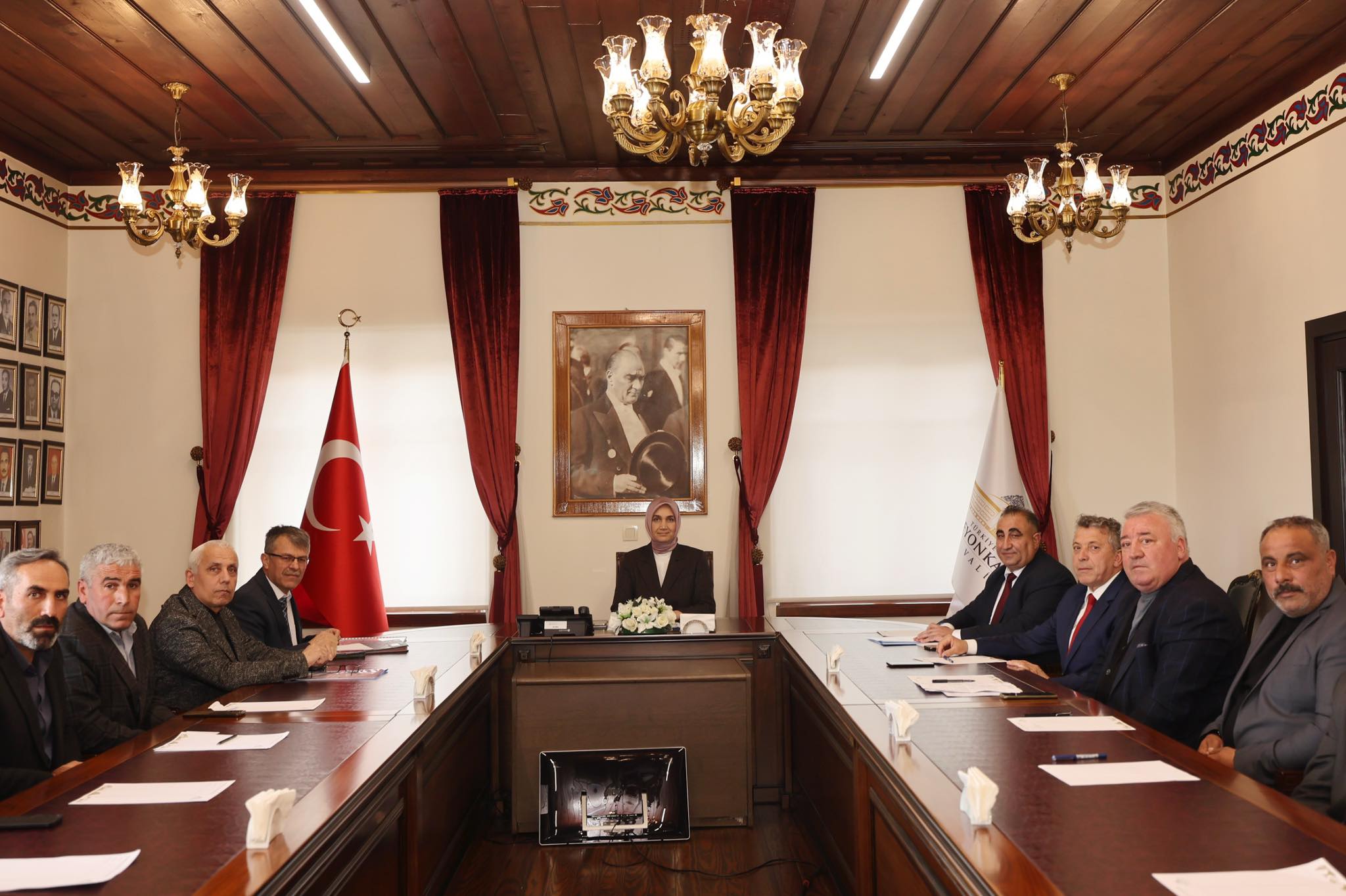 Vali Yiğitbaşı, Çay İlçesindeki Köy Muhtarlarıyla Görüştü