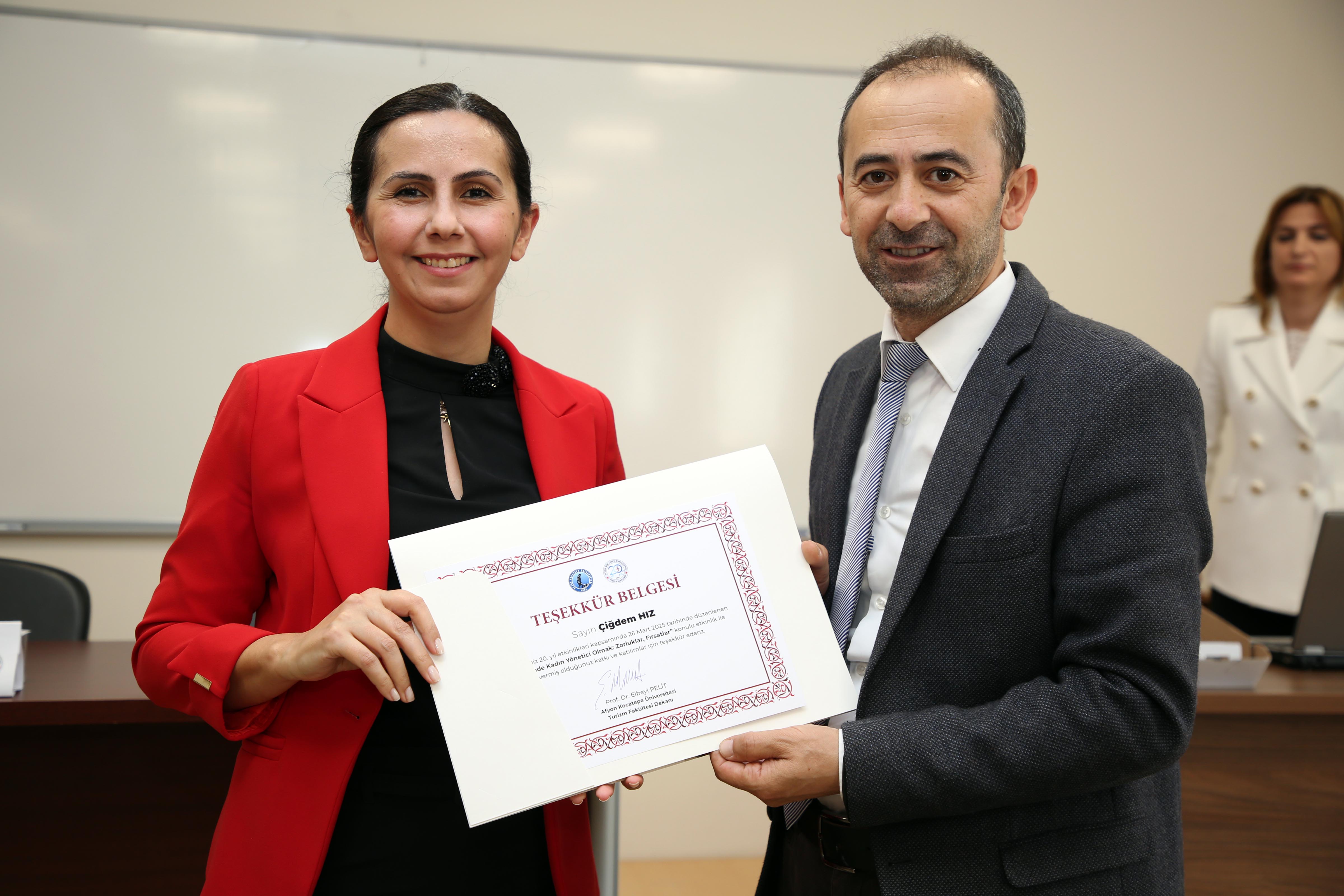 AKÜ’de Turizmde Kadın Yönetici Olmak Konuşuldu