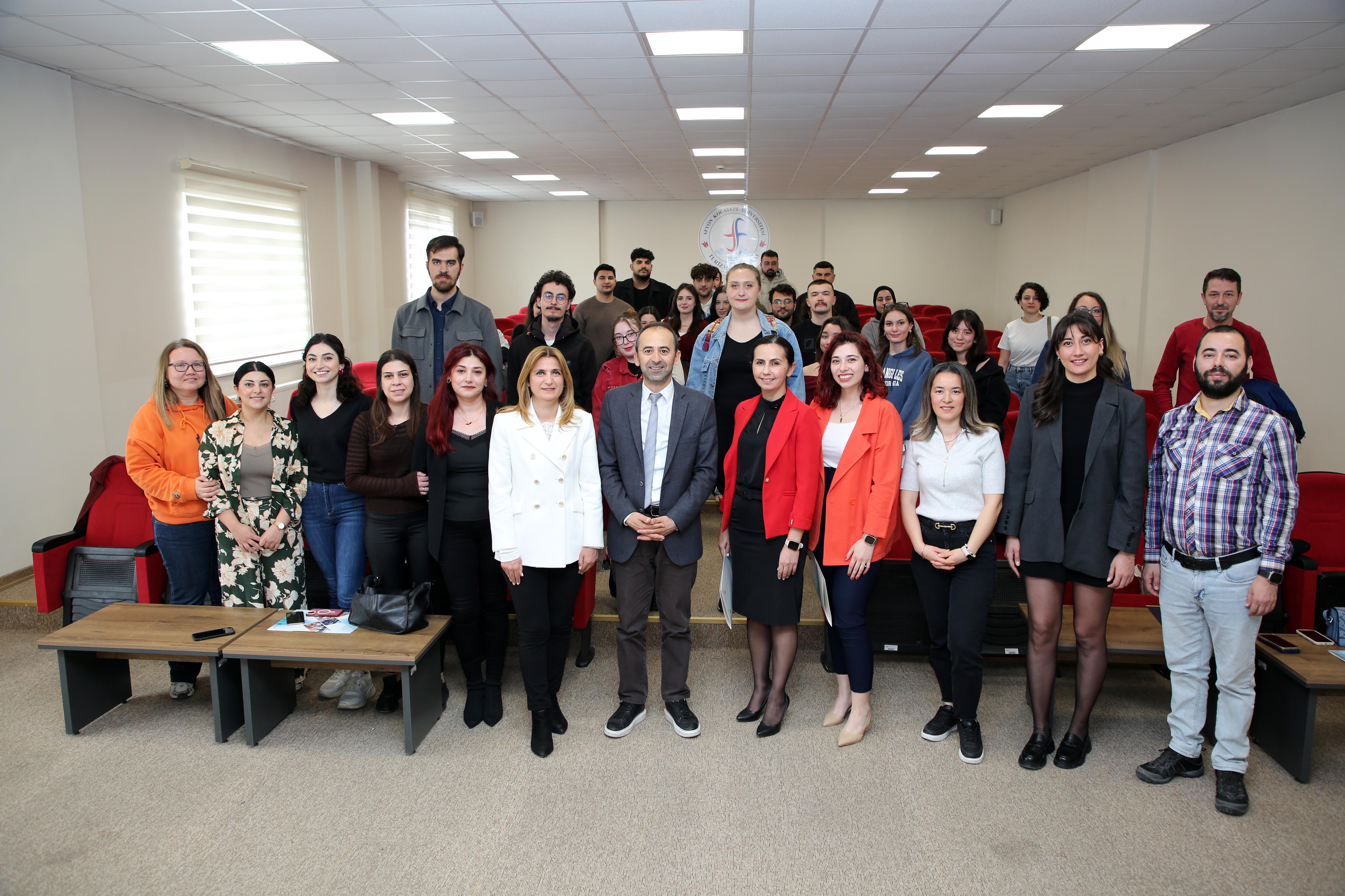 AKÜ’de Turizmde Kadın Yönetici Olmak Konuşuldu