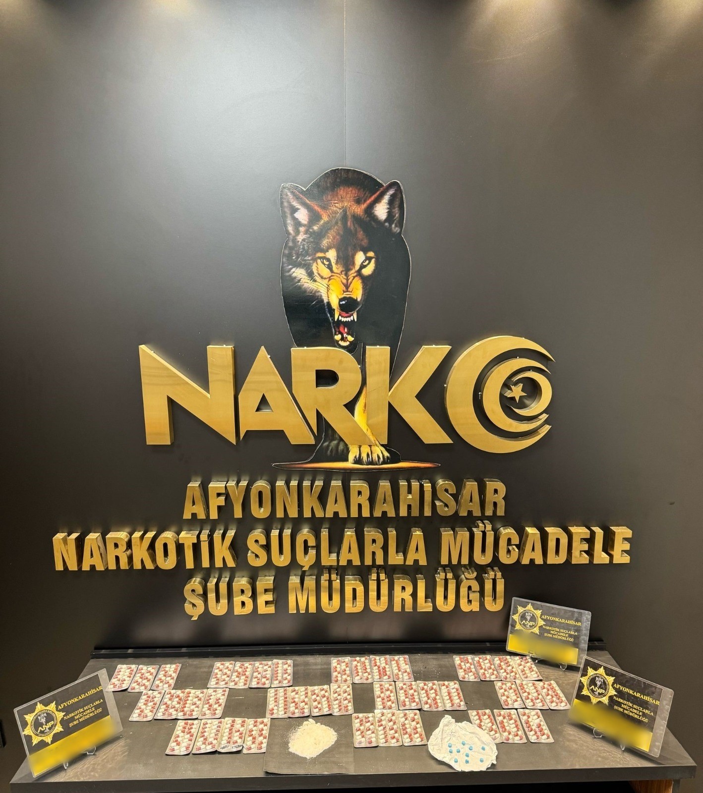 Afyon’da Uyuşturucu Maddeler İle Yakalanan 9 Kişi Tutuklandı