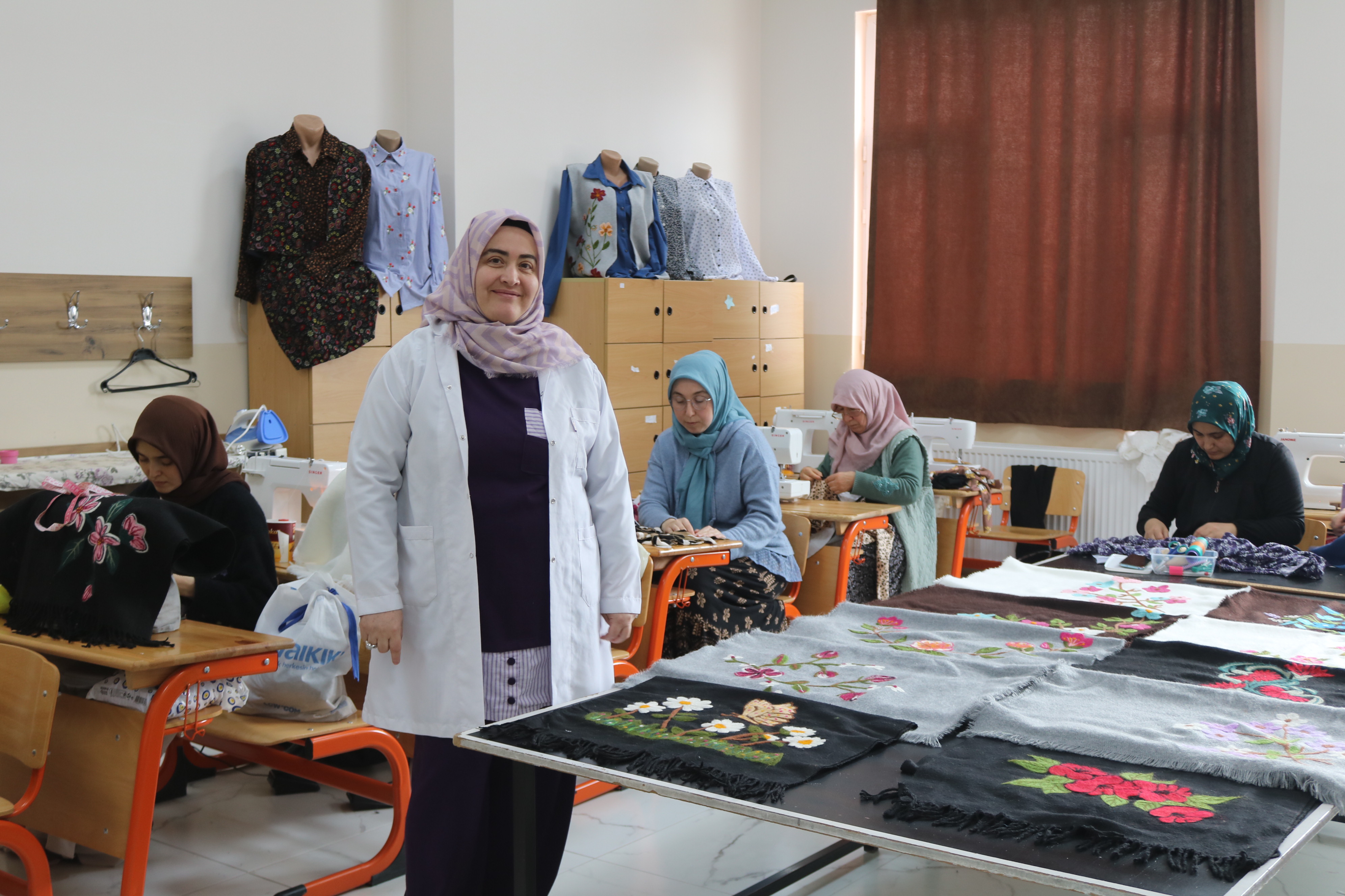 Salar İlkokulu'nda Baş Bezi Geleneği Yaşatılıyor
