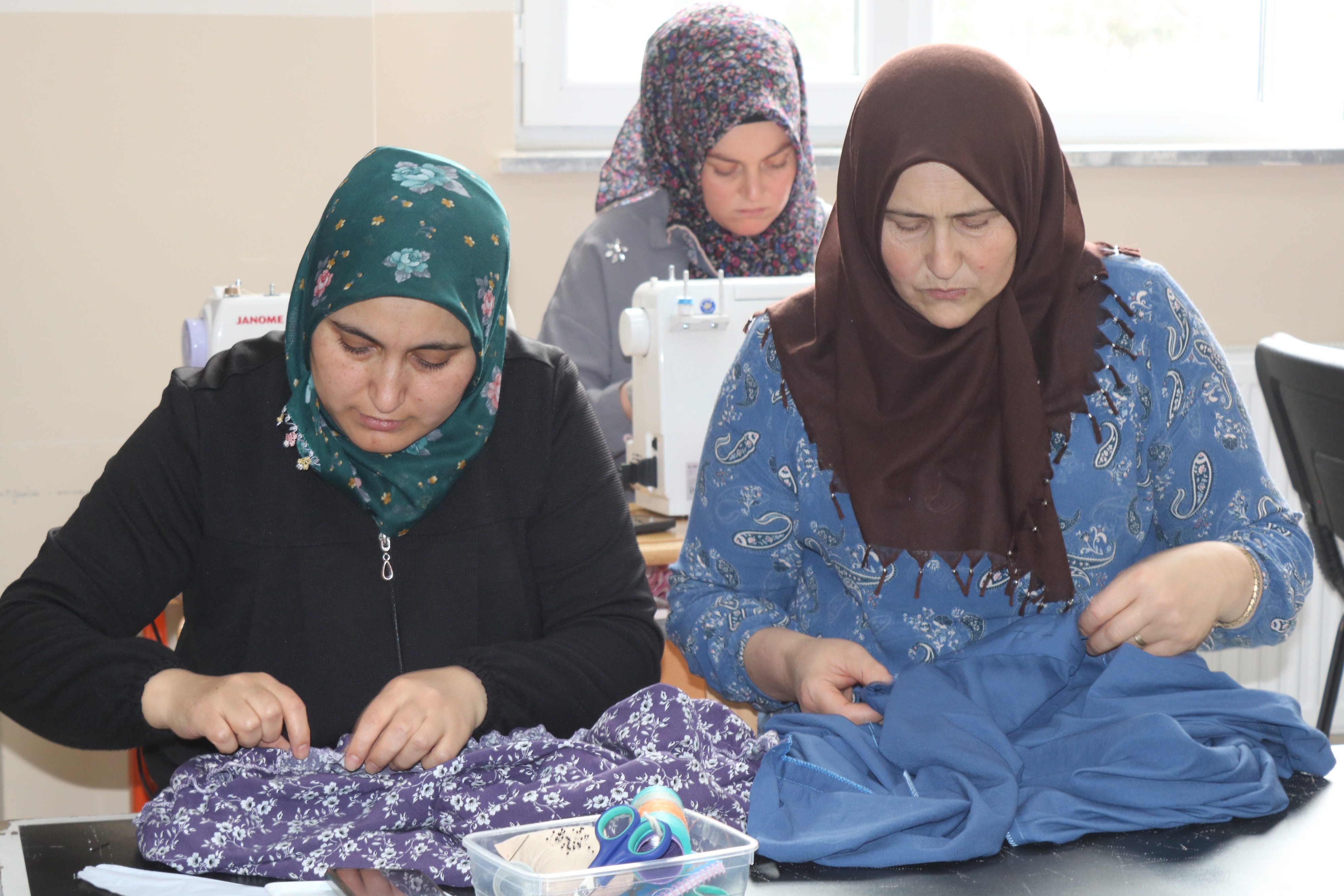 Salar İlkokulu'nda Baş Bezi Geleneği Yaşatılıyor