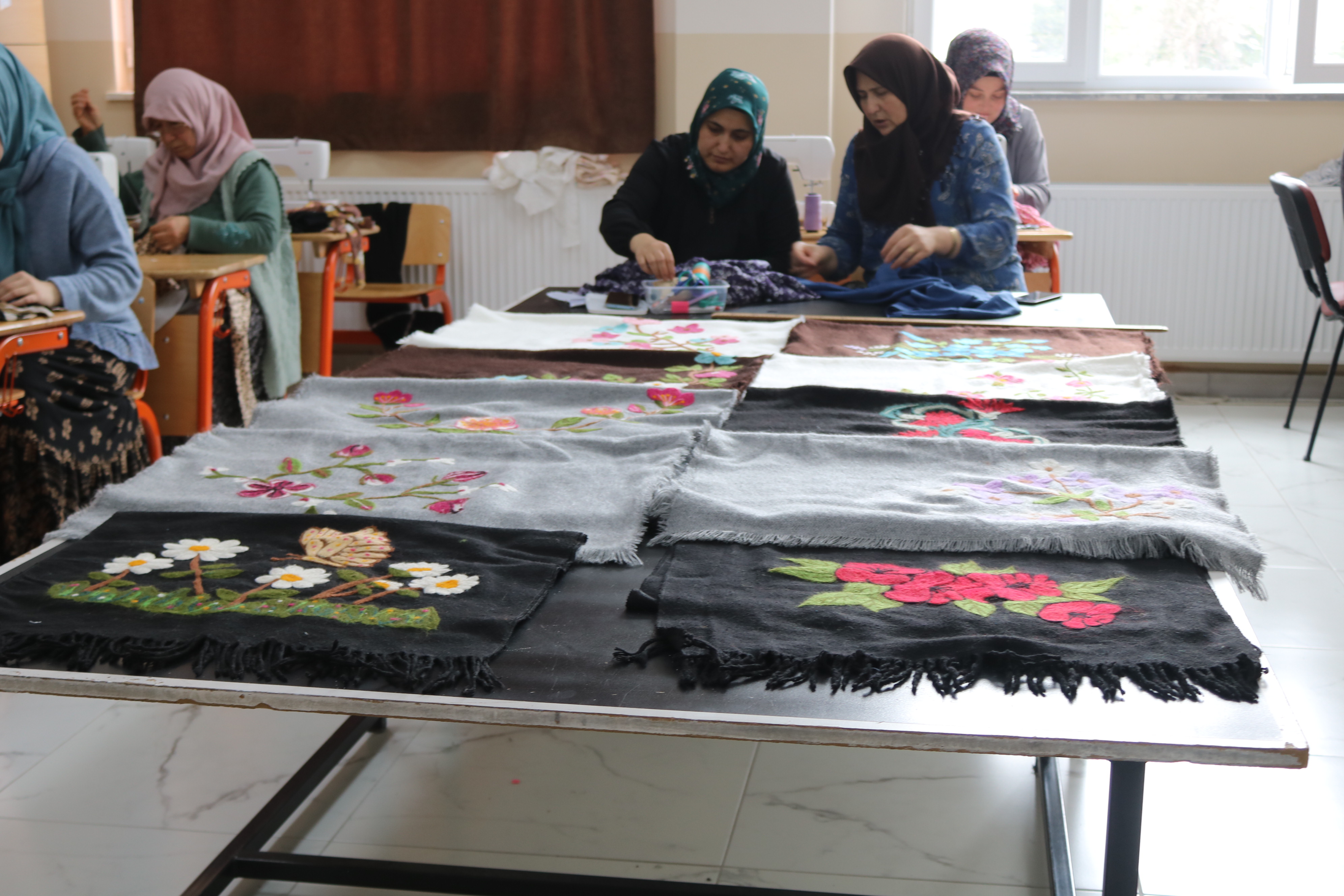 Salar İlkokulu'nda Baş Bezi Geleneği Yaşatılıyor