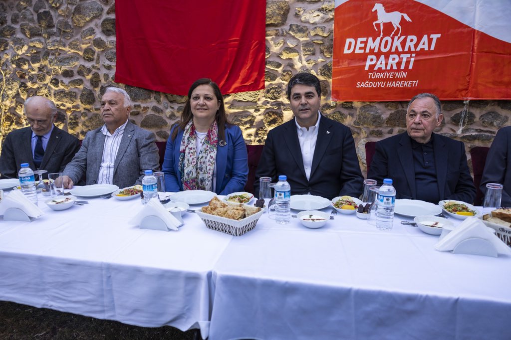 AFYONLU GENEL BAŞKAN UYSAL "MİLLETİMİZİN HAYALLERİ BİZİM KUTUP YILDIZIMIZDIR"