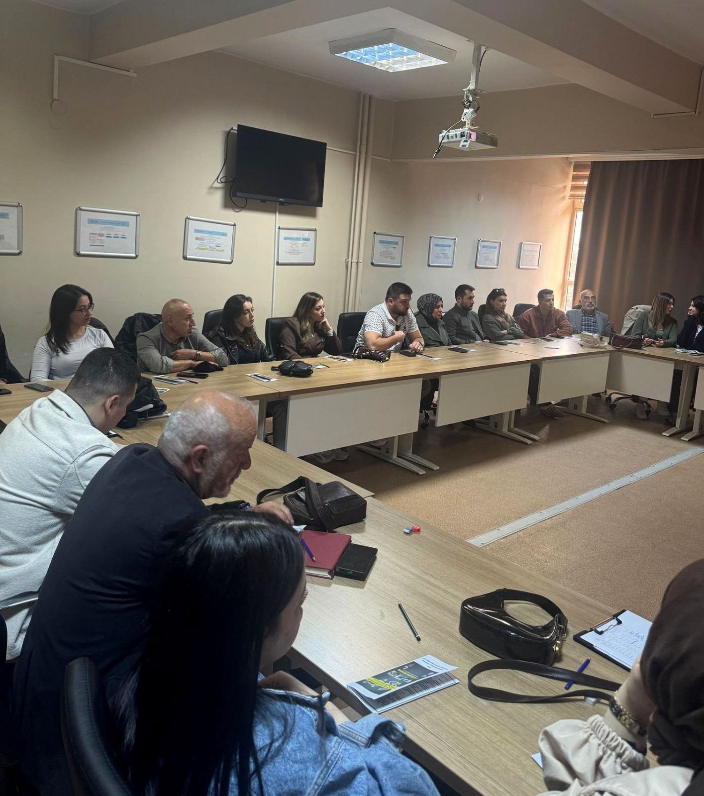 Acil Sağlık Hizmetleri Personeline Eğitim Verildi