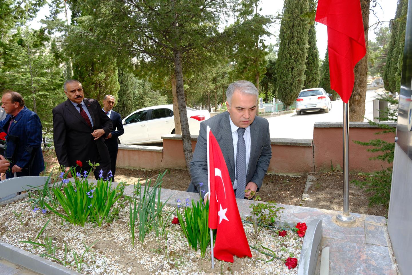 Dinar’da Ramazan Bayramı Öncesi Şehitlik Ziyareti
