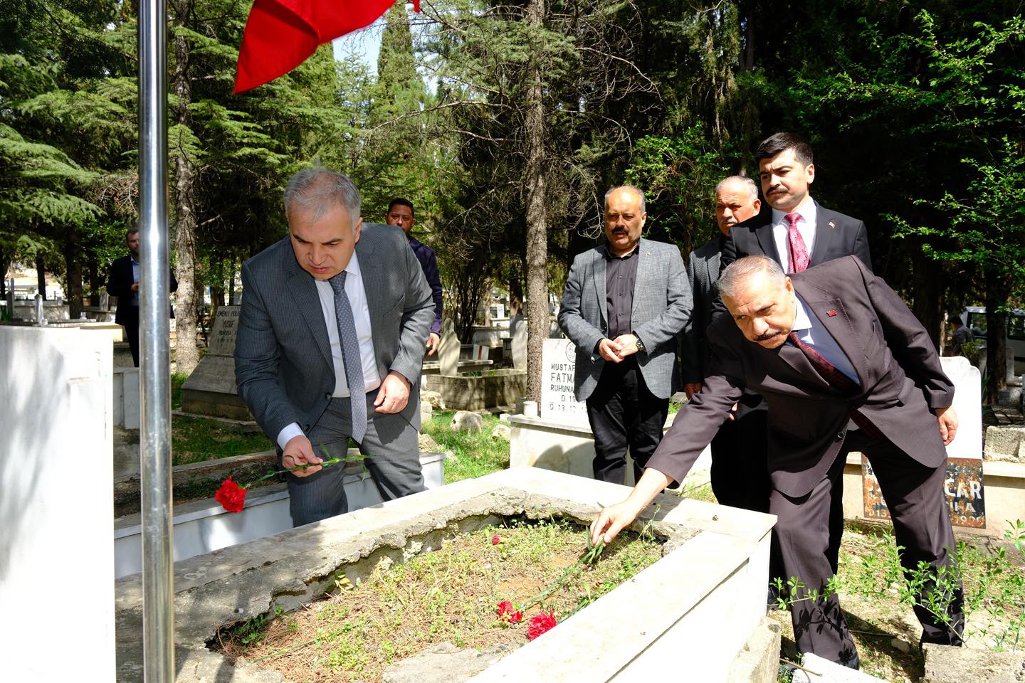 Dinar’da Ramazan Bayramı Öncesi Şehitlik Ziyareti