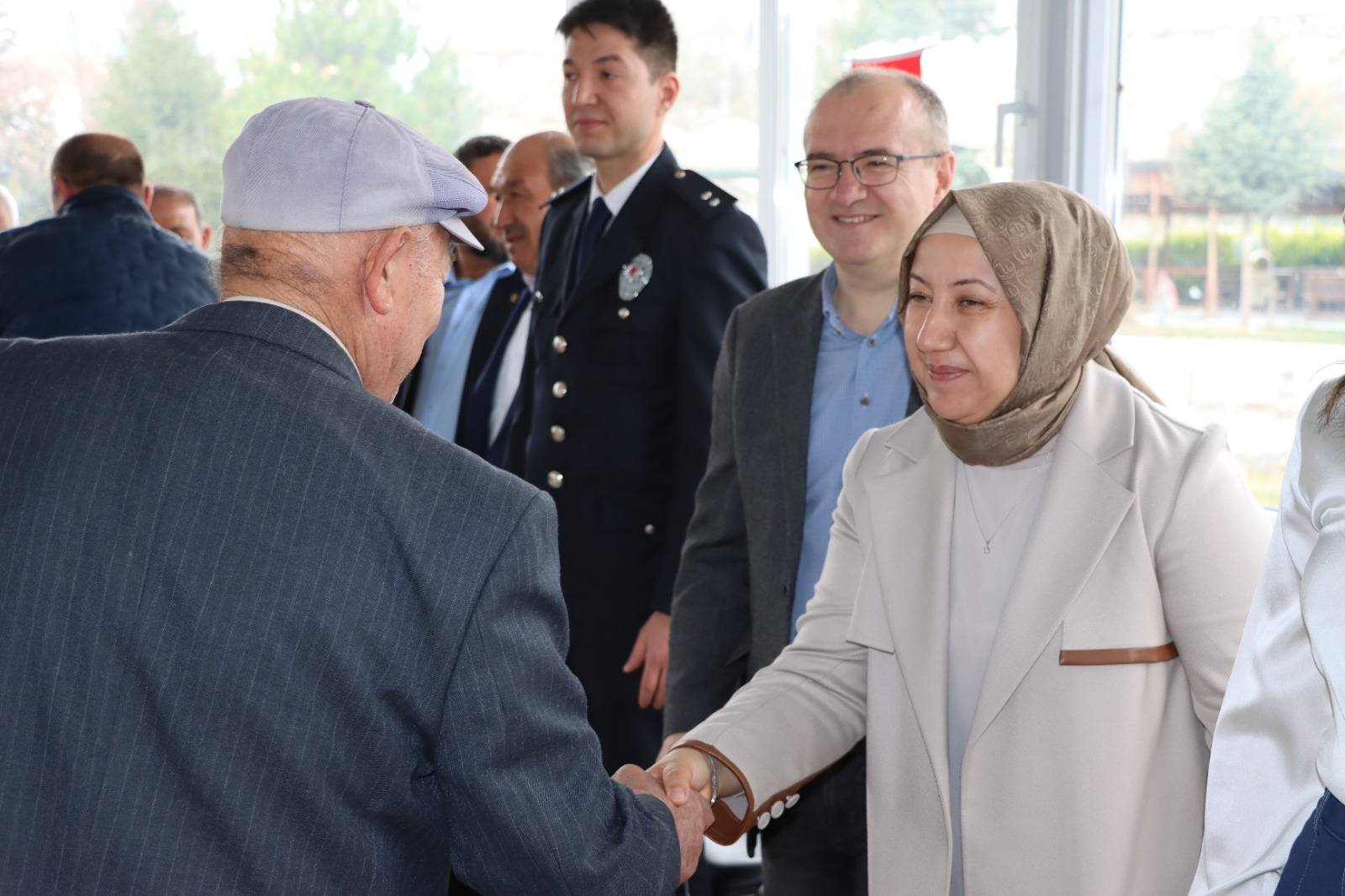 Kaymakam Kılıçtürk ve Başkan Kılınçarslan, Vatandaşlarla Bayramlaştı